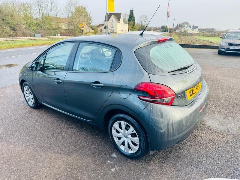 Peugeot 208 ACCESS A/C