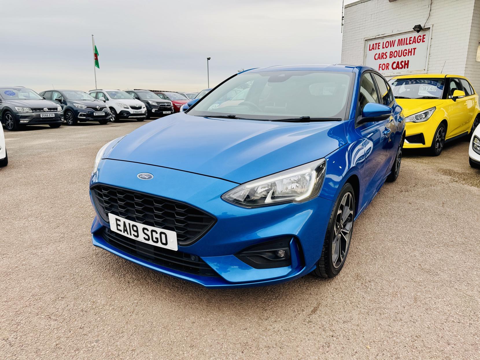 Ford Focus 1.0T EcoBoost ST-Line X Hatchback 5dr Petrol Manual Euro 6 (s/s) (125 ps)