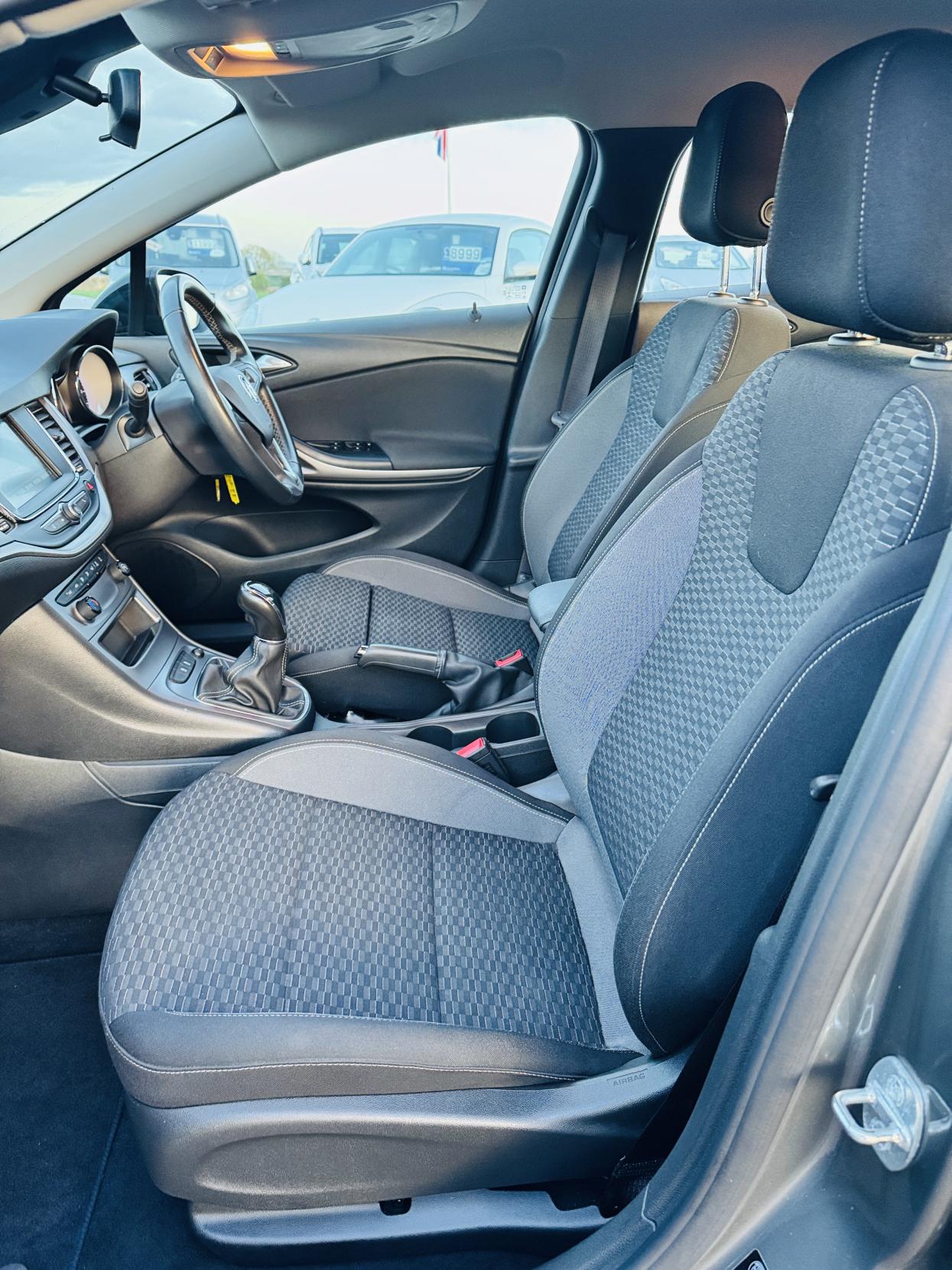 Vauxhall Astra 1.5 Turbo D Business Edition Nav Sports Tourer 5dr Diesel Manual Euro 6 (s/s) (122 ps)