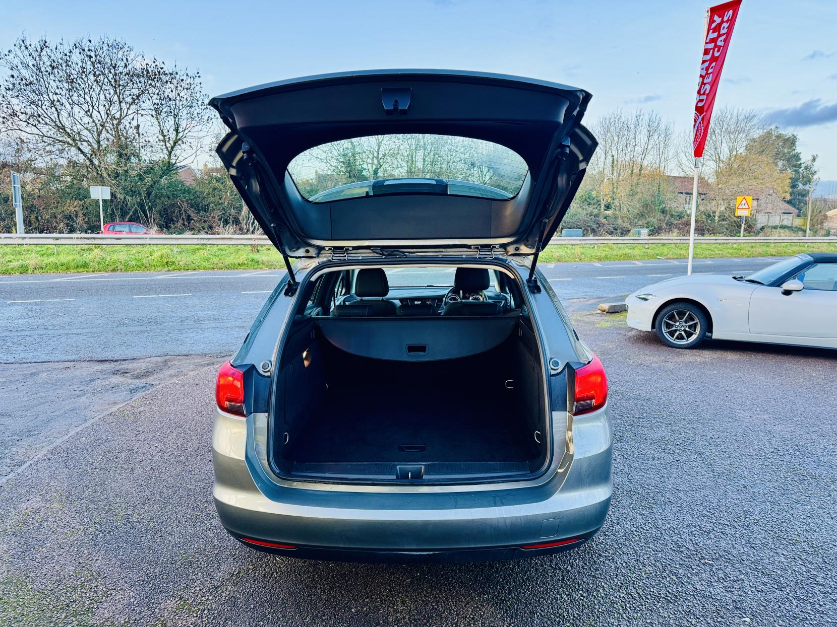 Vauxhall Astra 1.5 Turbo D Business Edition Nav Sports Tourer 5dr Diesel Manual Euro 6 (s/s) (122 ps)