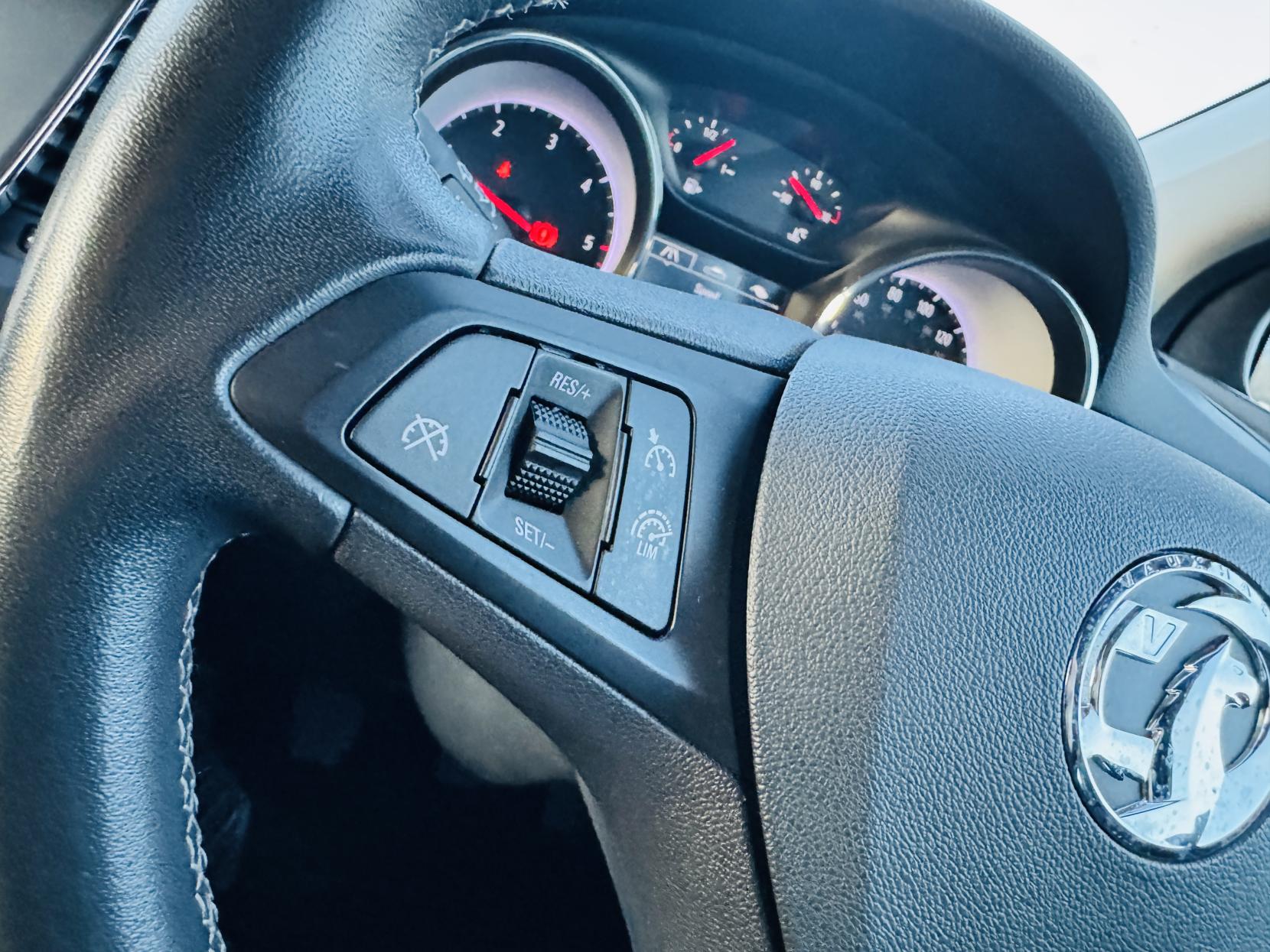 Vauxhall Astra 1.5 Turbo D Business Edition Nav Sports Tourer 5dr Diesel Manual Euro 6 (s/s) (122 ps)