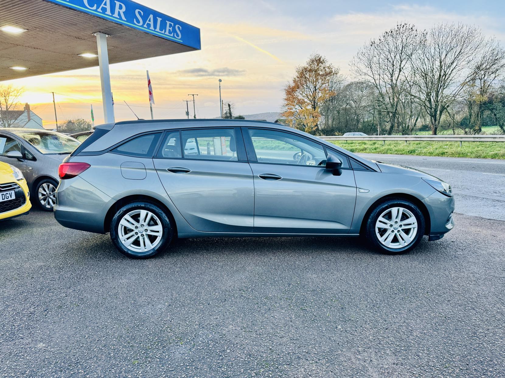 Vauxhall Astra 1.5 Turbo D Business Edition Nav Sports Tourer 5dr Diesel Manual Euro 6 (s/s) (122 ps)