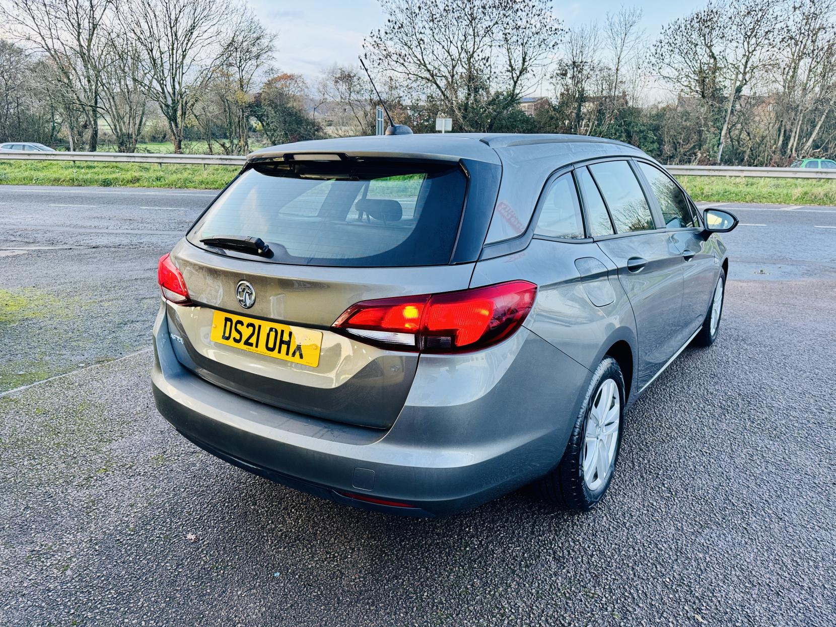 Vauxhall Astra 1.5 Turbo D Business Edition Nav Sports Tourer 5dr Diesel Manual Euro 6 (s/s) (122 ps)