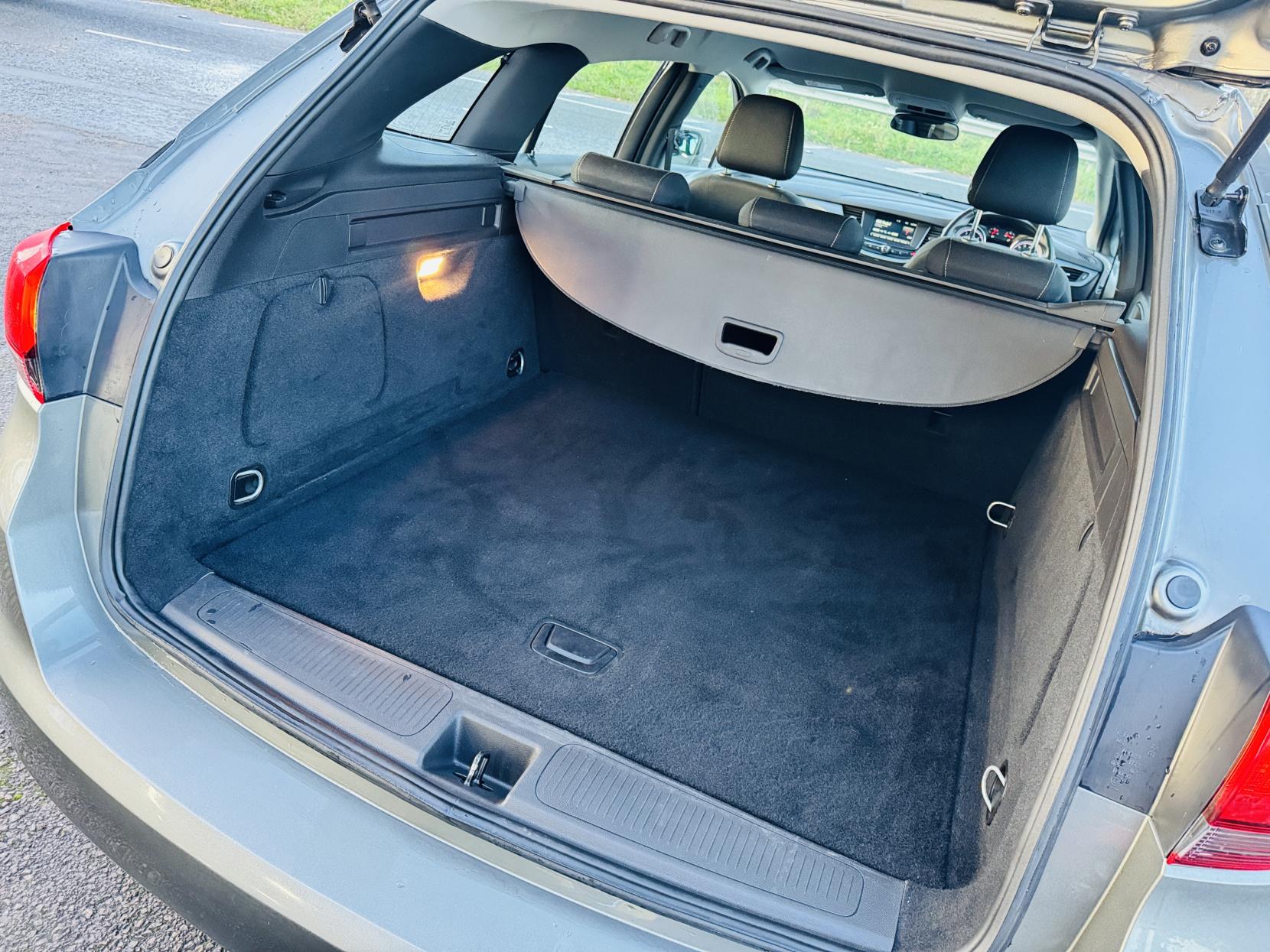 Vauxhall Astra 1.5 Turbo D Business Edition Nav Sports Tourer 5dr Diesel Manual Euro 6 (s/s) (122 ps)