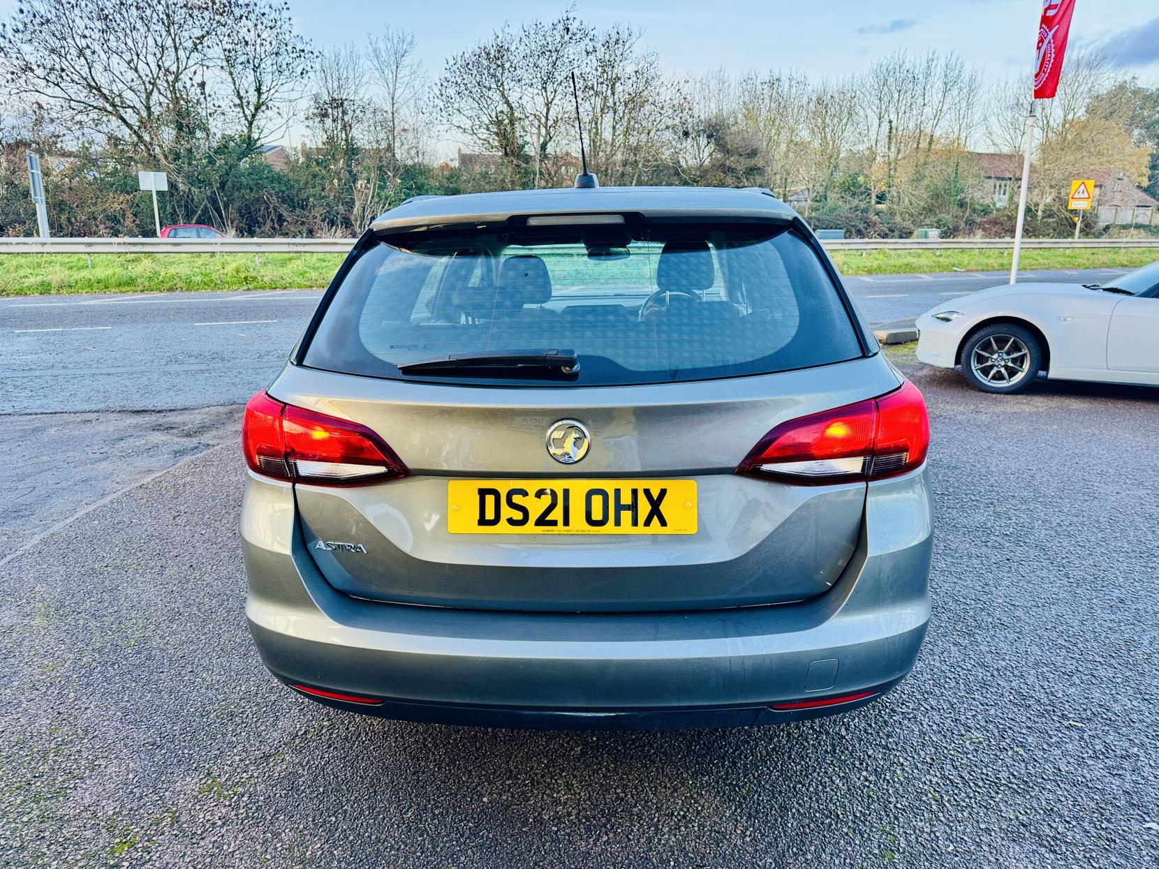 Vauxhall Astra 1.5 Turbo D Business Edition Nav Sports Tourer 5dr Diesel Manual Euro 6 (s/s) (122 ps)