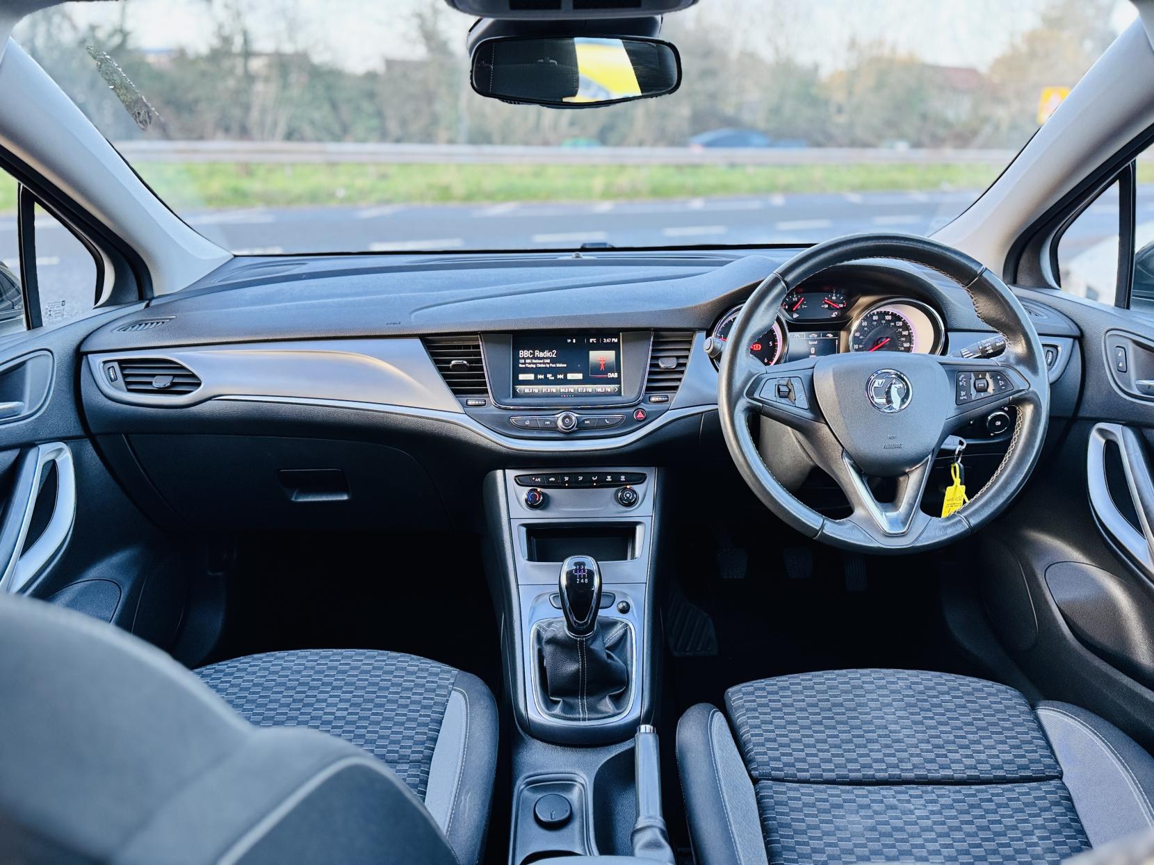 Vauxhall Astra 1.5 Turbo D Business Edition Nav Sports Tourer 5dr Diesel Manual Euro 6 (s/s) (122 ps)