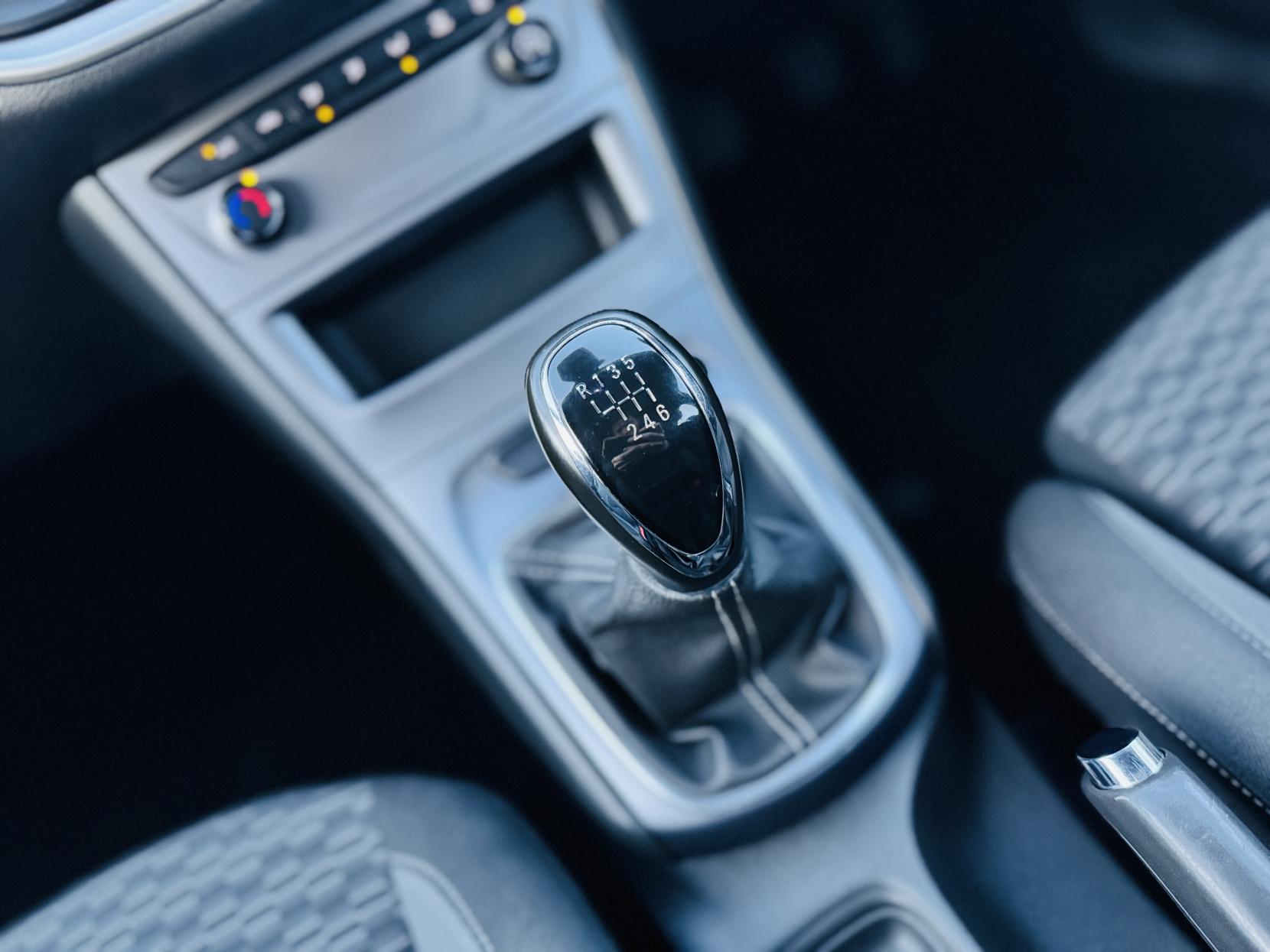 Vauxhall Astra 1.5 Turbo D Business Edition Nav Sports Tourer 5dr Diesel Manual Euro 6 (s/s) (122 ps)