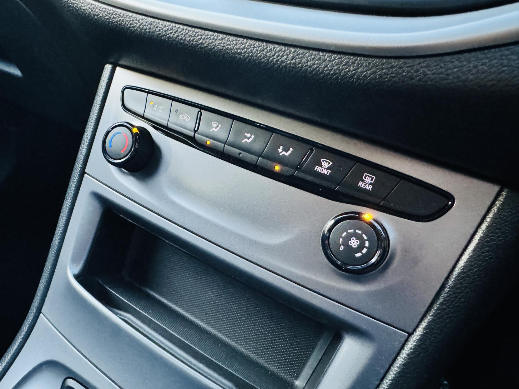 Vauxhall Astra 1.5 Turbo D Business Edition Nav Sports Tourer 5dr Diesel Manual Euro 6 (s/s) (122 ps)