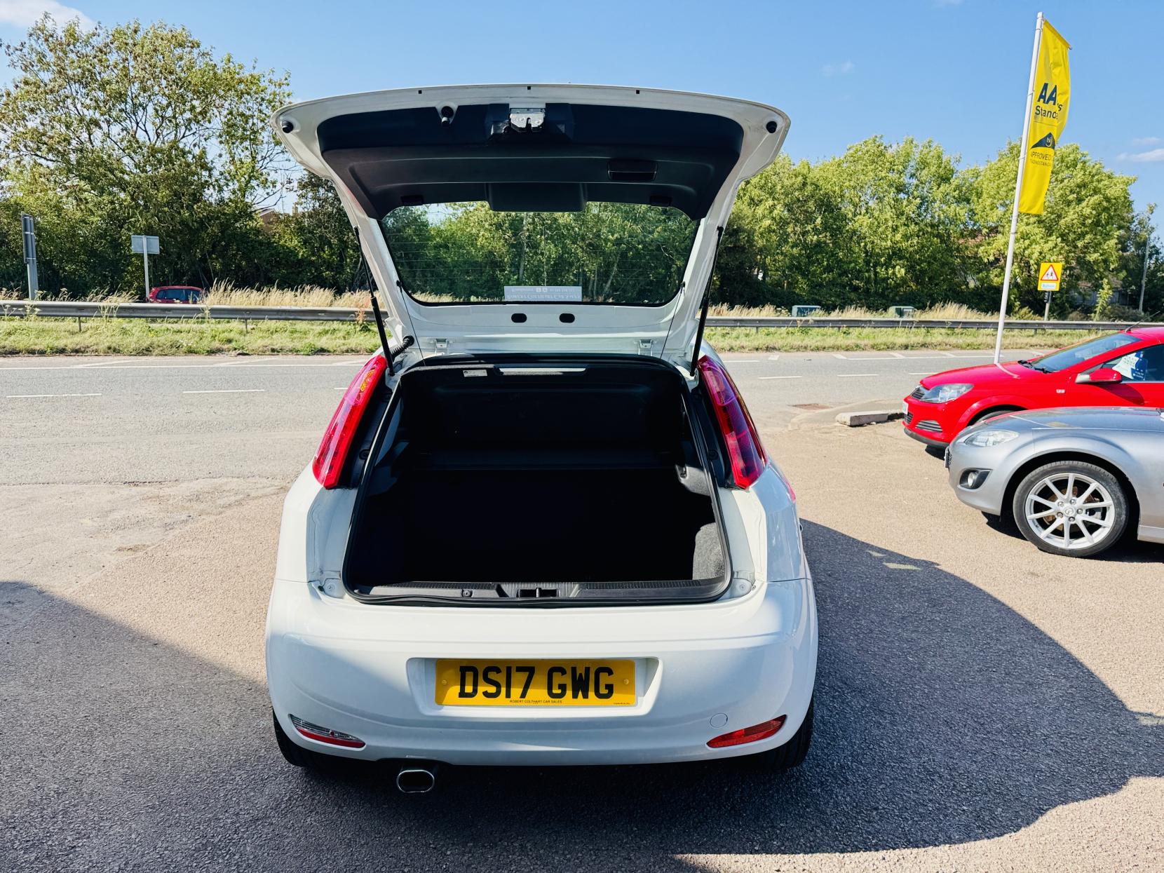 Fiat Punto 1.2 Easy + Hatchback 5dr Petrol Euro 6 (69 bhp)