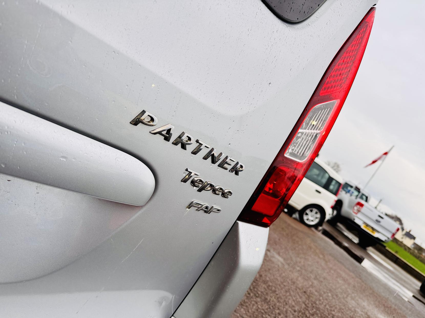 Peugeot Partner Tepee 1.6 HDi Tepee S MPV 5dr Diesel Manual (135 g/km, 92 bhp)