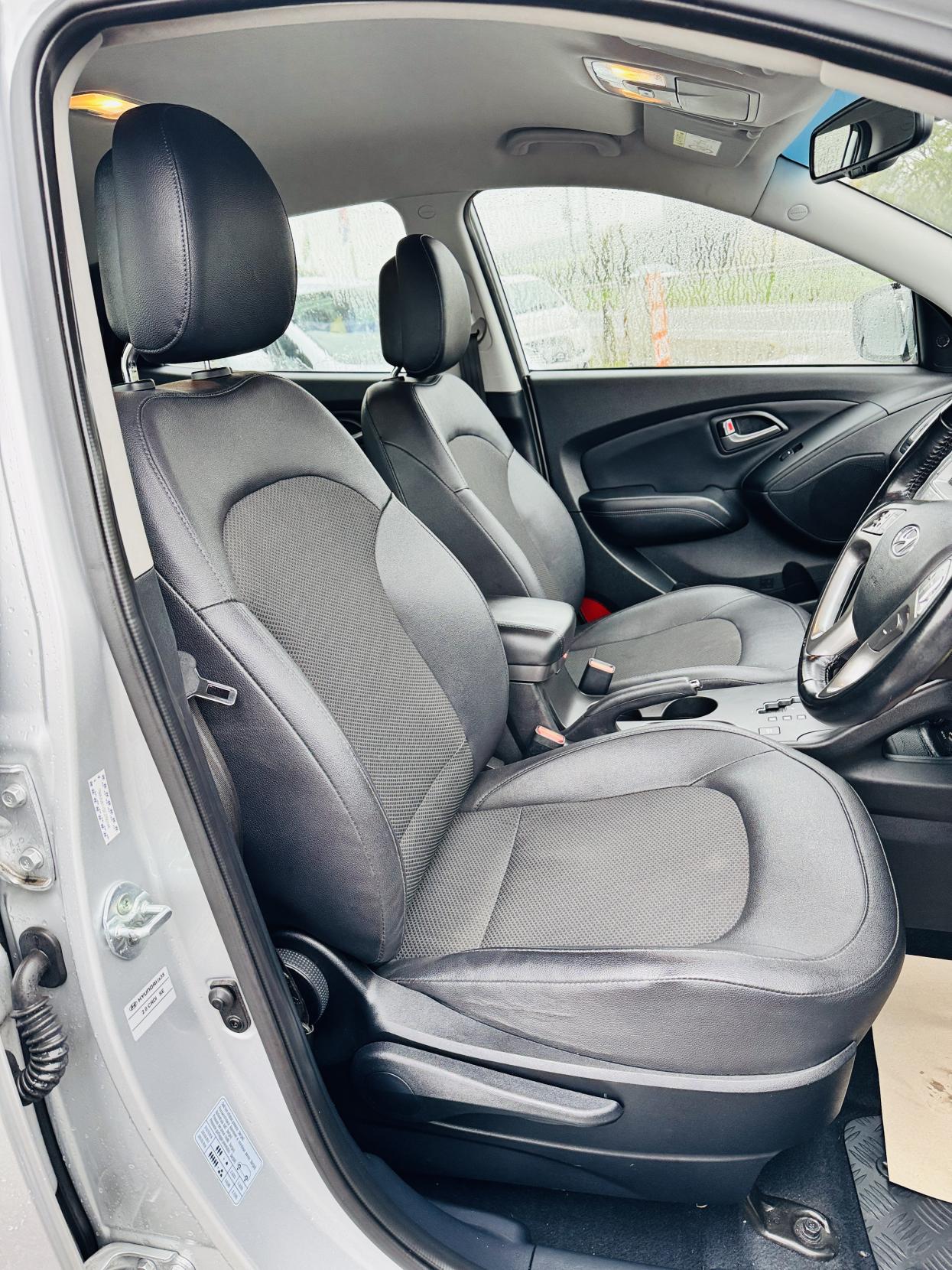 Hyundai ix35 2.0 CRDi SE SUV 5dr Diesel Auto 4WD Euro 5 (Nav) (134 bhp)