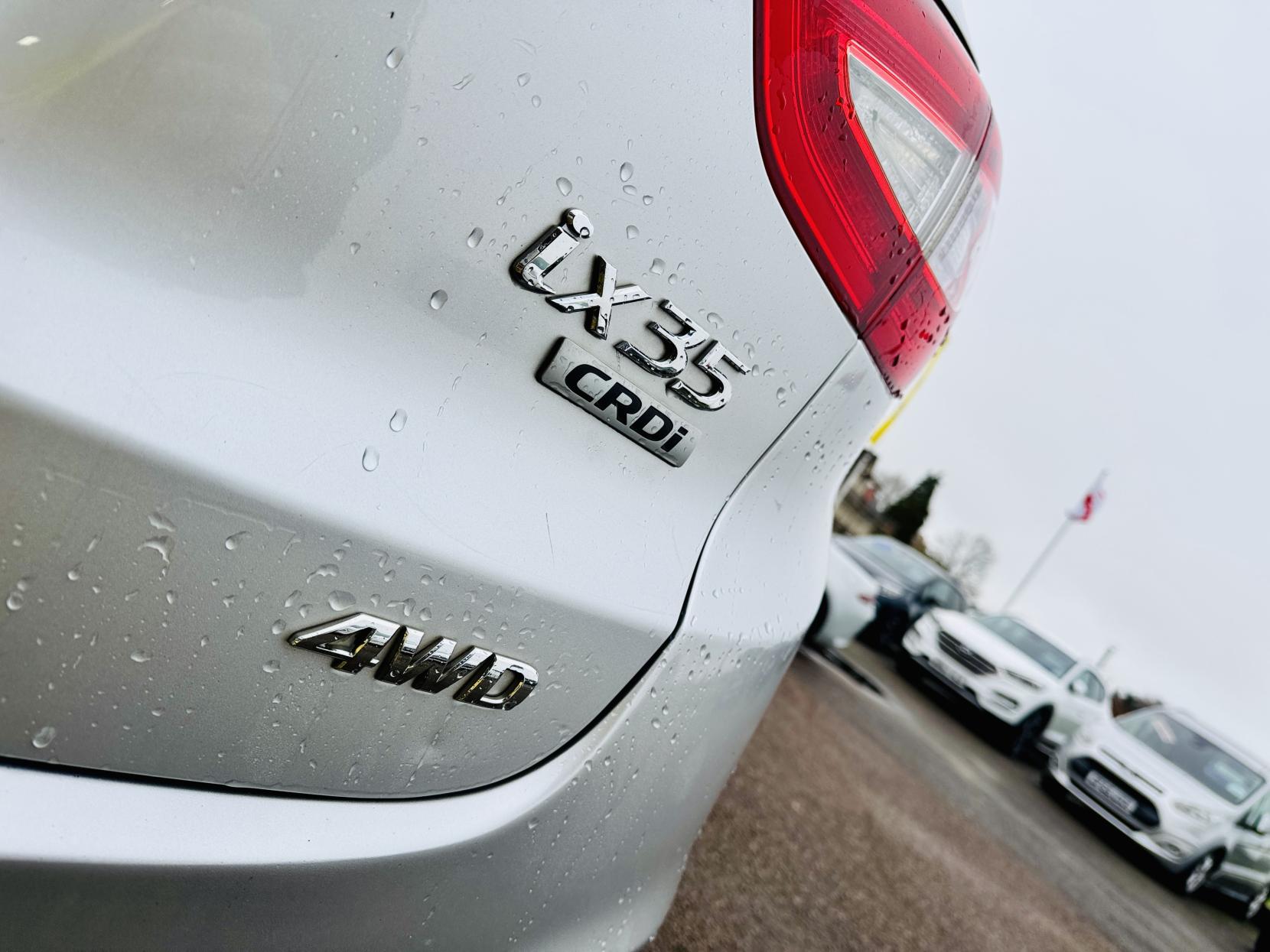 Hyundai ix35 2.0 CRDi SE SUV 5dr Diesel Auto 4WD Euro 5 (Nav) (134 bhp)