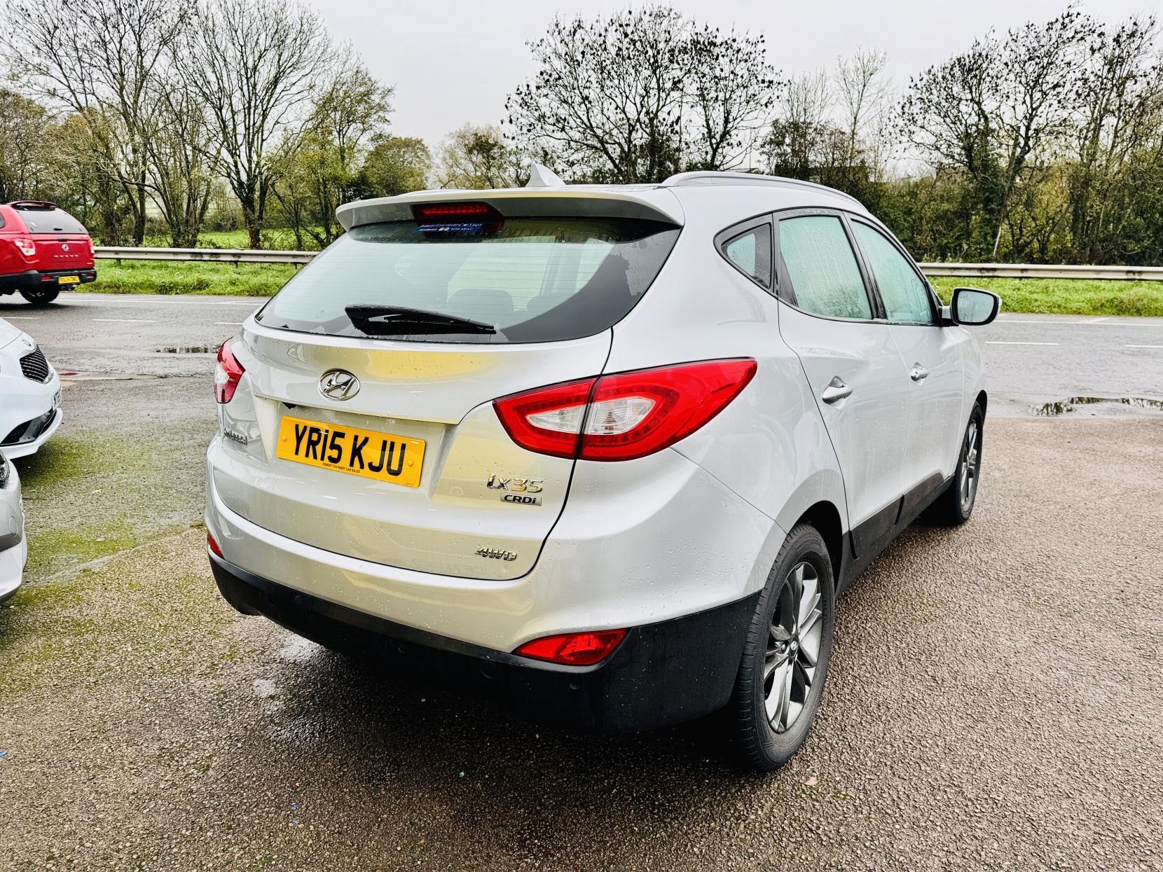 Hyundai ix35 2.0 CRDi SE SUV 5dr Diesel Auto 4WD Euro 5 (Nav) (134 bhp)
