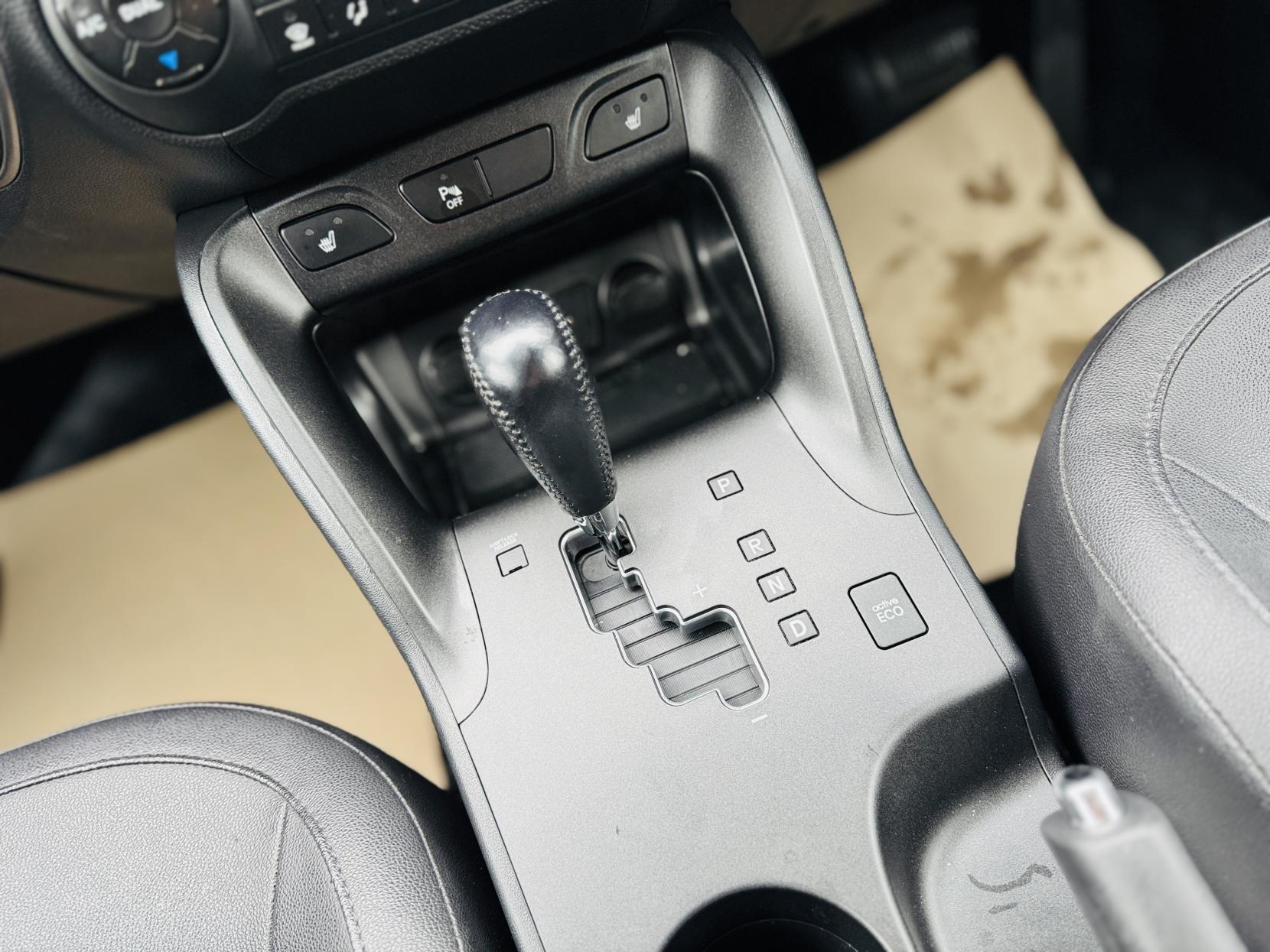 Hyundai ix35 2.0 CRDi SE SUV 5dr Diesel Auto 4WD Euro 5 (Nav) (134 bhp)