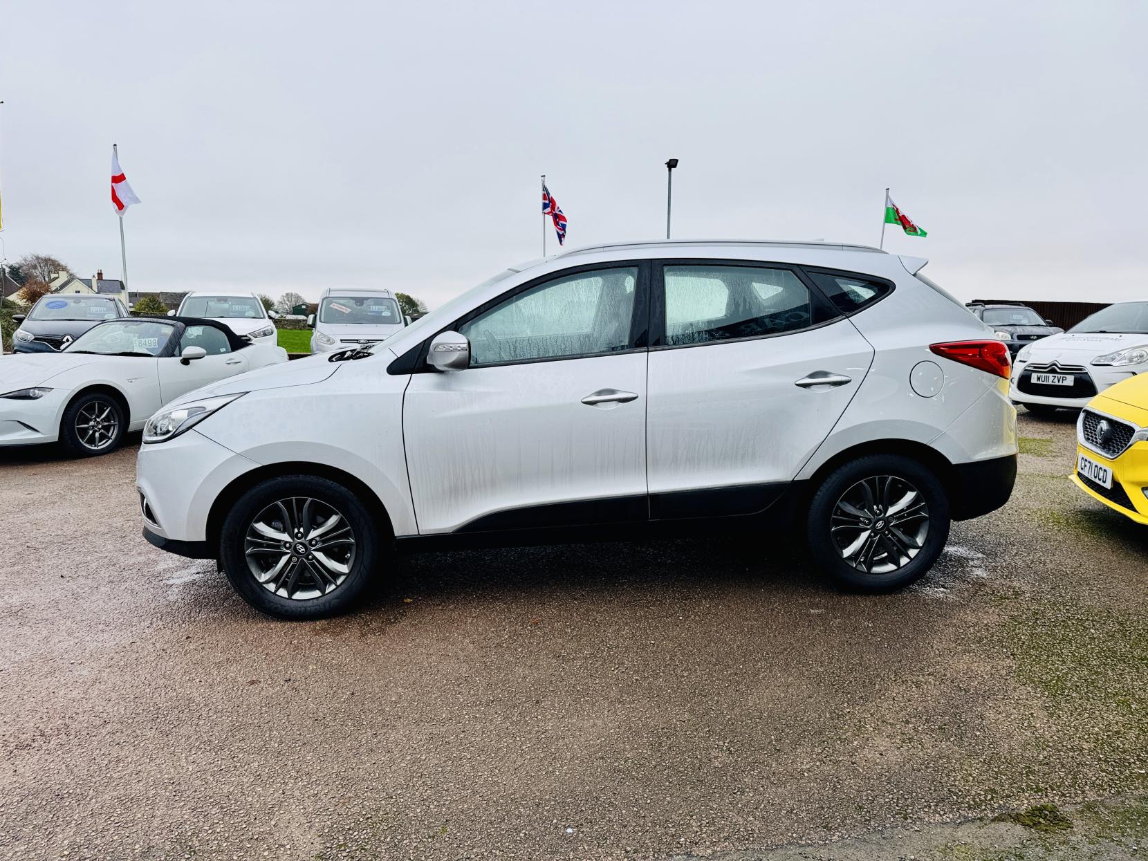 Hyundai ix35 2.0 CRDi SE SUV 5dr Diesel Auto 4WD Euro 5 (Nav) (134 bhp)