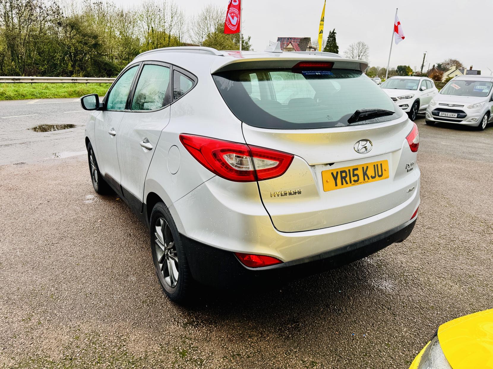 Hyundai ix35 2.0 CRDi SE SUV 5dr Diesel Auto 4WD Euro 5 (Nav) (134 bhp)