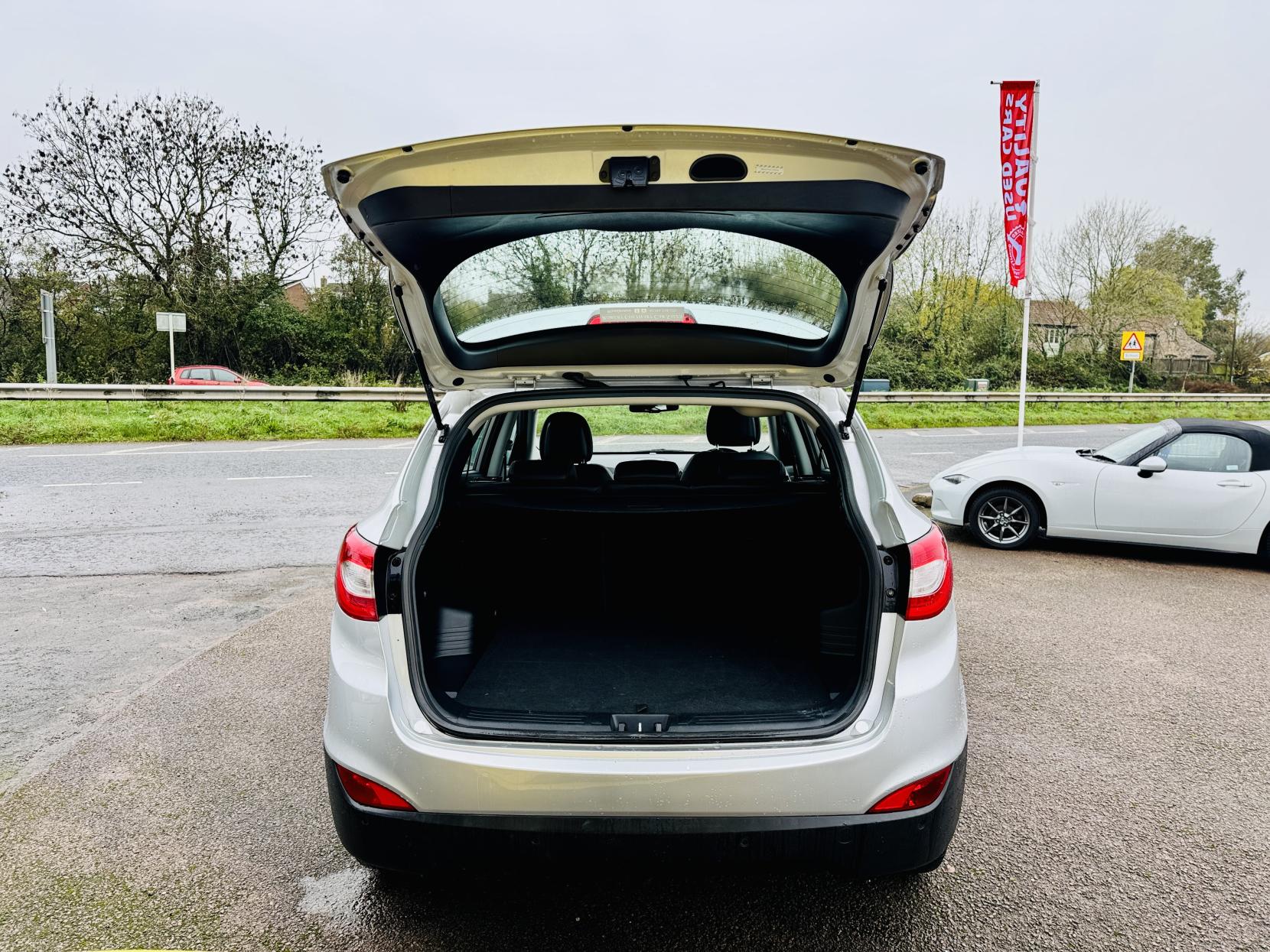 Hyundai ix35 2.0 CRDi SE SUV 5dr Diesel Auto 4WD Euro 5 (Nav) (134 bhp)