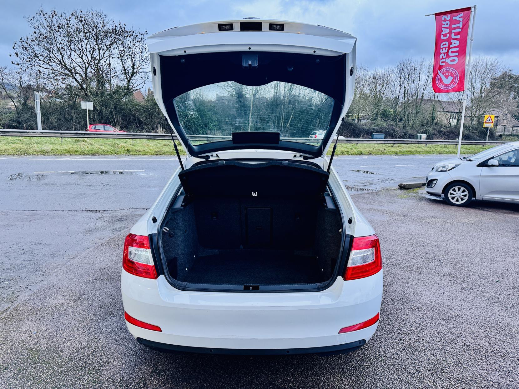 Skoda Octavia 1.6 TDI SE L Hatchback 5dr Diesel Manual Euro 6 (s/s) (110 ps)