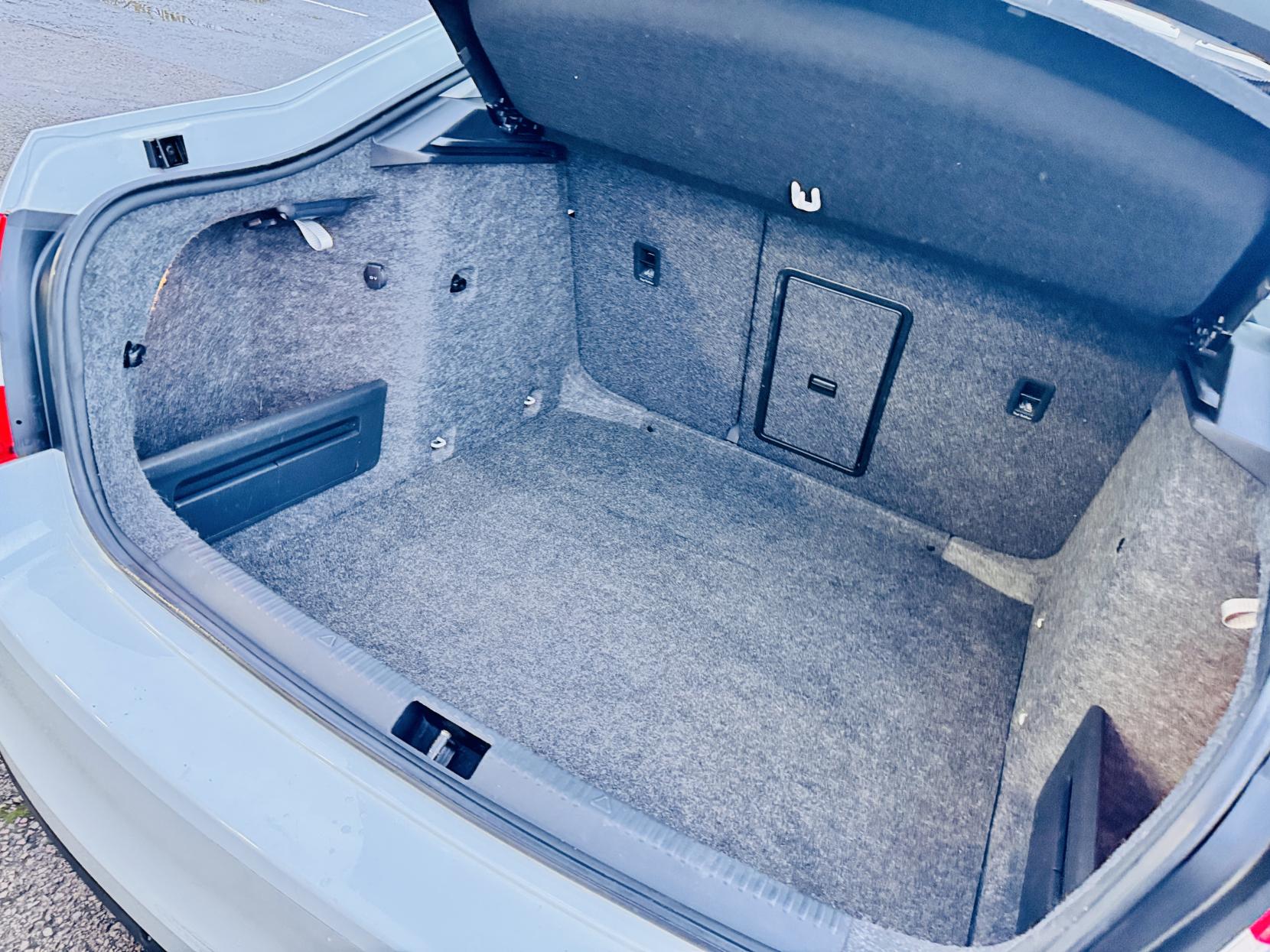 Skoda Octavia 1.6 TDI SE L Hatchback 5dr Diesel Manual Euro 6 (s/s) (110 ps)