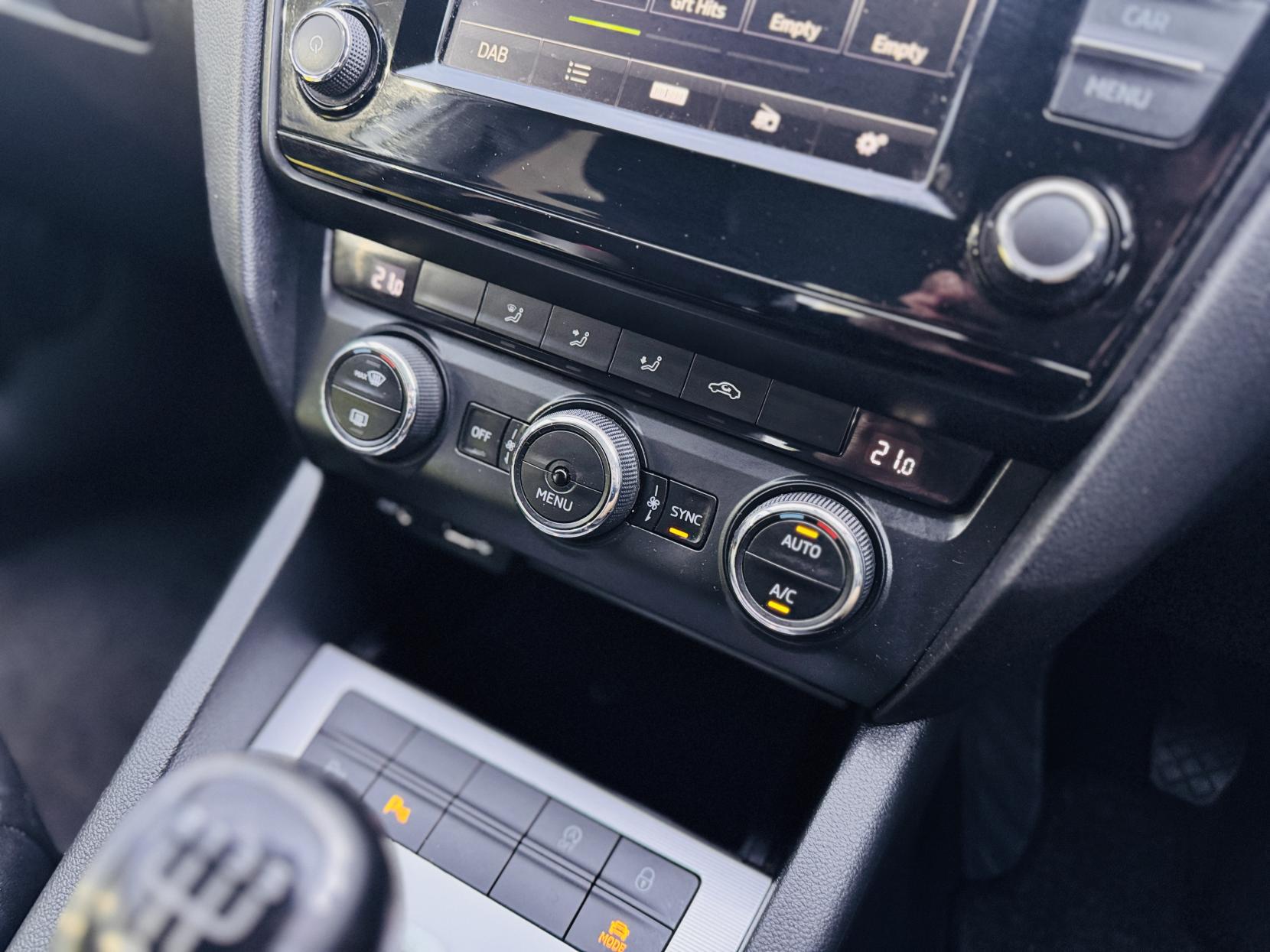 Skoda Octavia 1.6 TDI SE L Hatchback 5dr Diesel Manual Euro 6 (s/s) (110 ps)