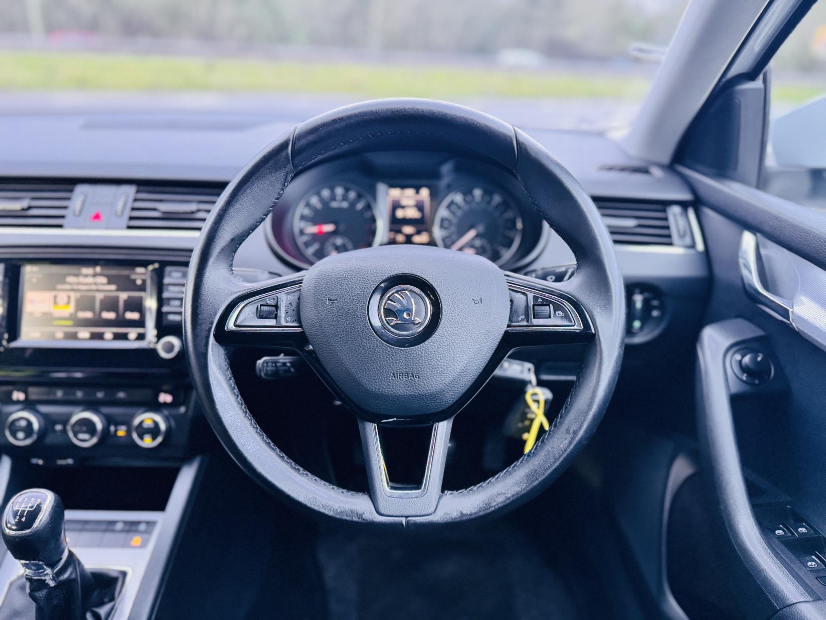 Skoda Octavia 1.6 TDI SE L Hatchback 5dr Diesel Manual Euro 6 (s/s) (110 ps)