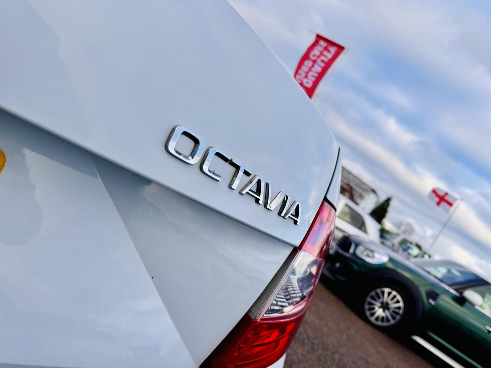 Skoda Octavia 1.6 TDI SE L Hatchback 5dr Diesel Manual Euro 6 (s/s) (110 ps)