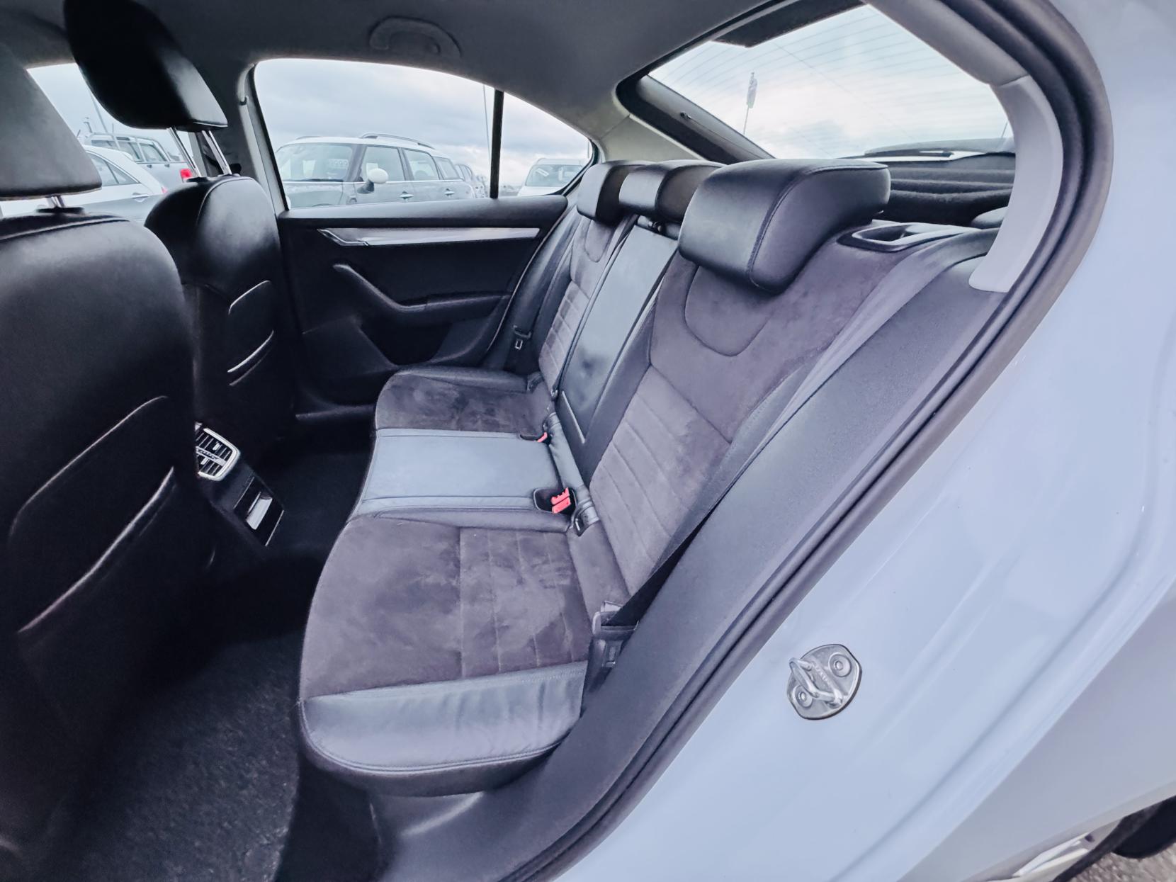 Skoda Octavia 1.6 TDI SE L Hatchback 5dr Diesel Manual Euro 6 (s/s) (110 ps)