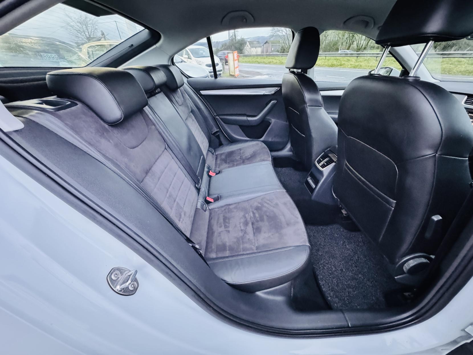 Skoda Octavia 1.6 TDI SE L Hatchback 5dr Diesel Manual Euro 6 (s/s) (110 ps)