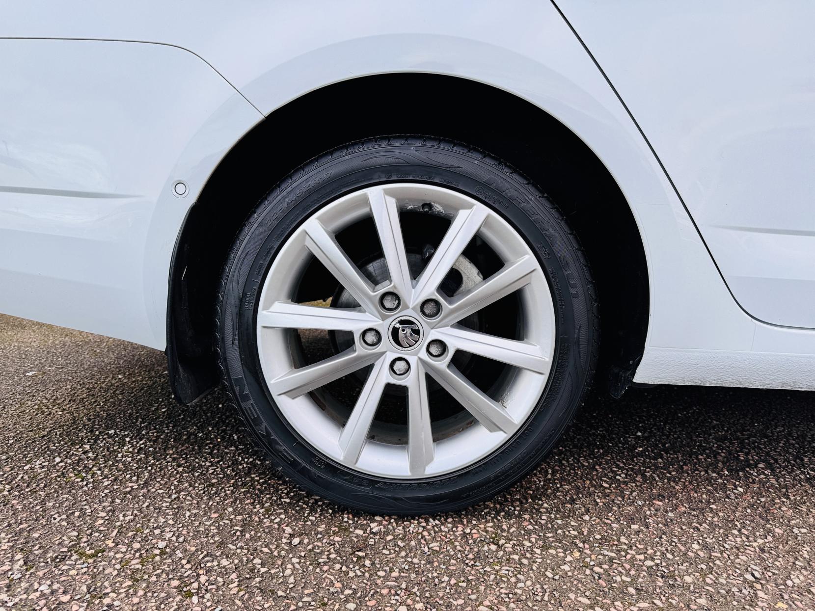 Skoda Octavia 1.6 TDI SE L Hatchback 5dr Diesel Manual Euro 6 (s/s) (110 ps)