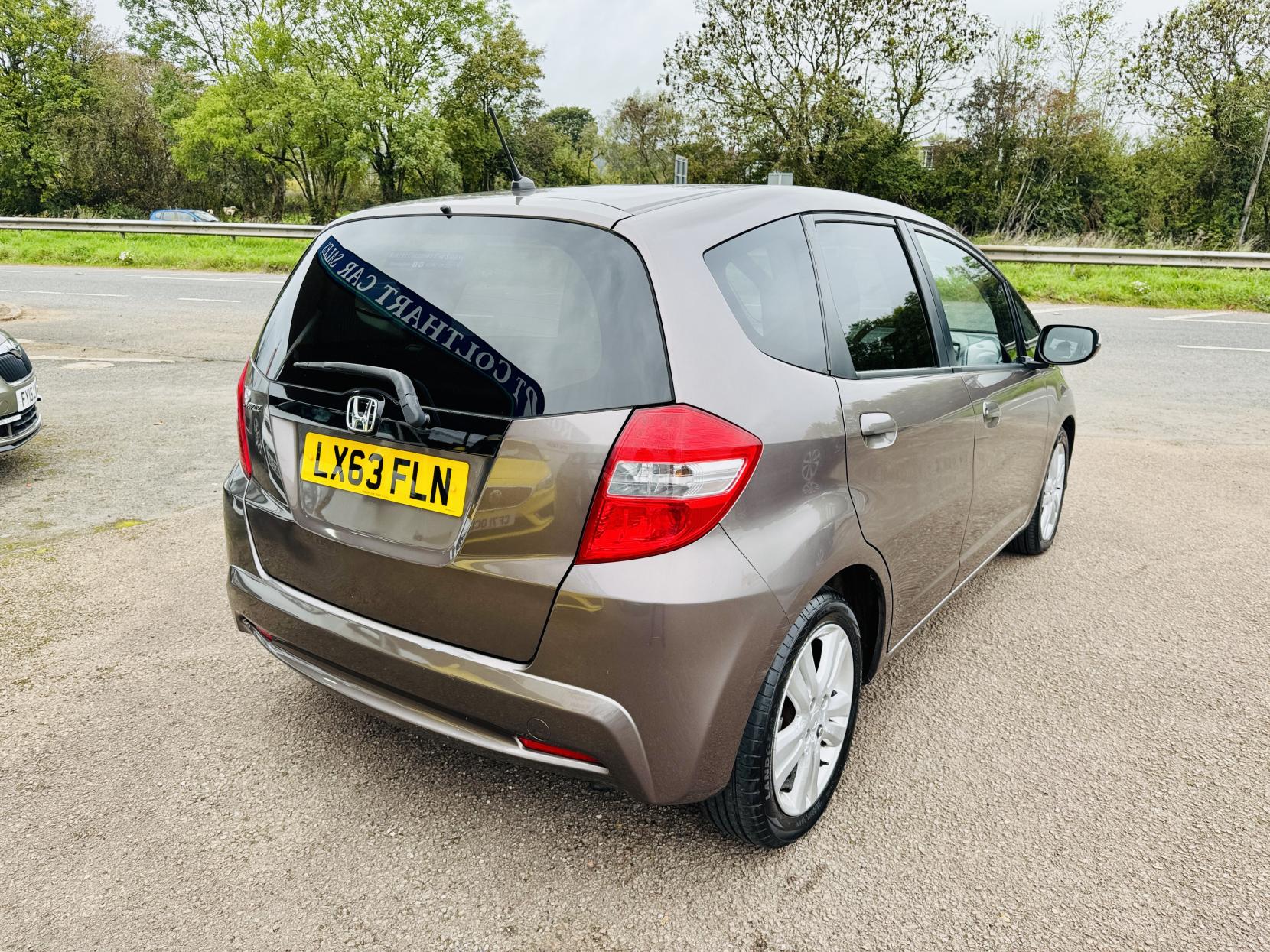 Honda Jazz 1.4 i-VTEC EX Hatchback 5dr Petrol CVT Euro 5 (99 ps)