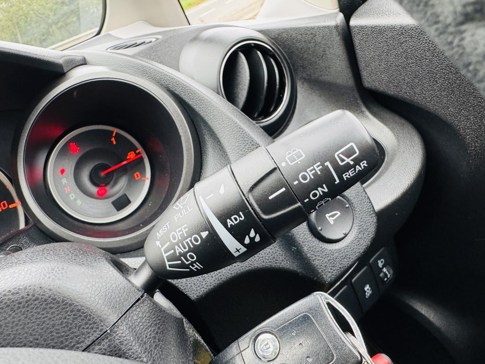 Honda Jazz 1.4 i-VTEC EX Hatchback 5dr Petrol CVT Euro 5 (99 ps)