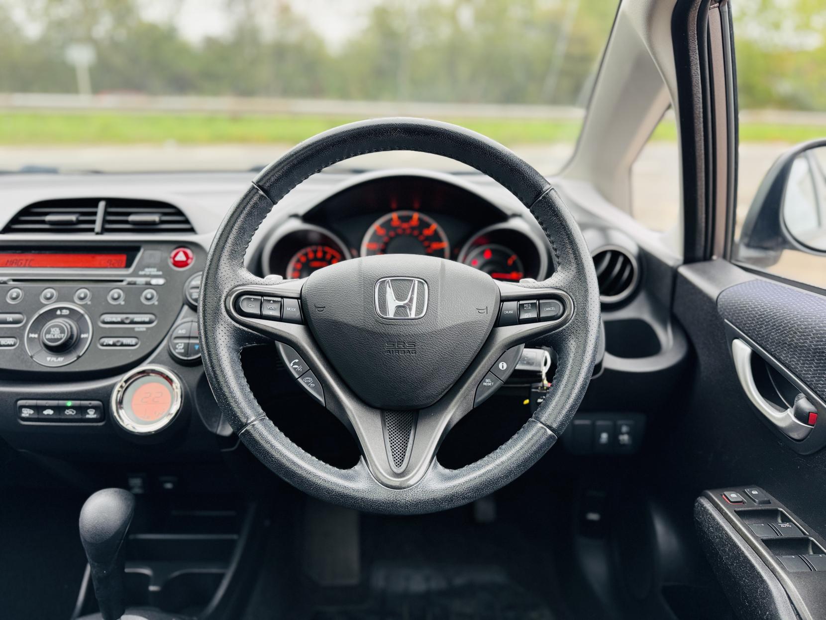 Honda Jazz 1.4 i-VTEC EX Hatchback 5dr Petrol CVT Euro 5 (99 ps)