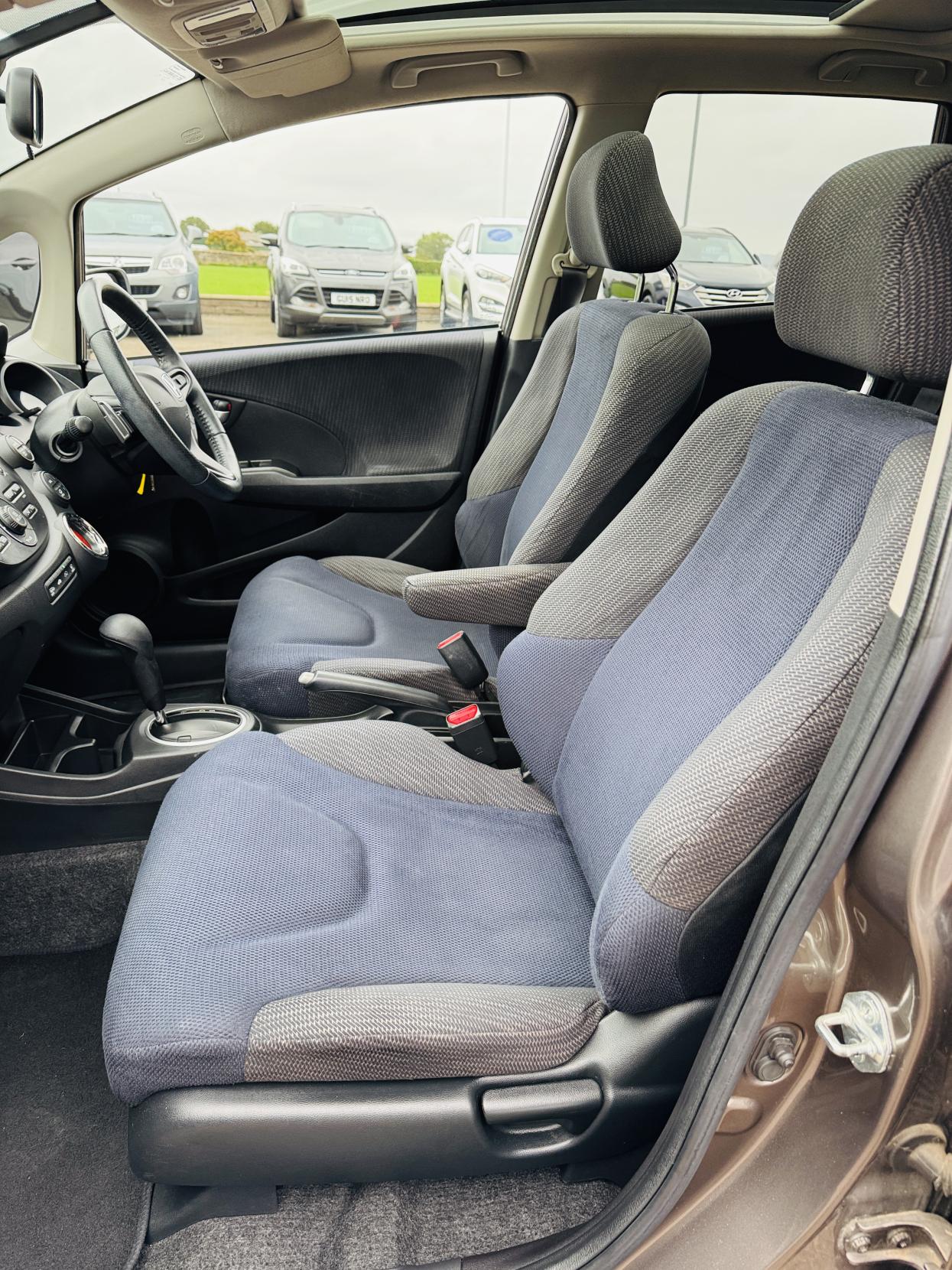 Honda Jazz 1.4 i-VTEC EX Hatchback 5dr Petrol CVT Euro 5 (99 ps)