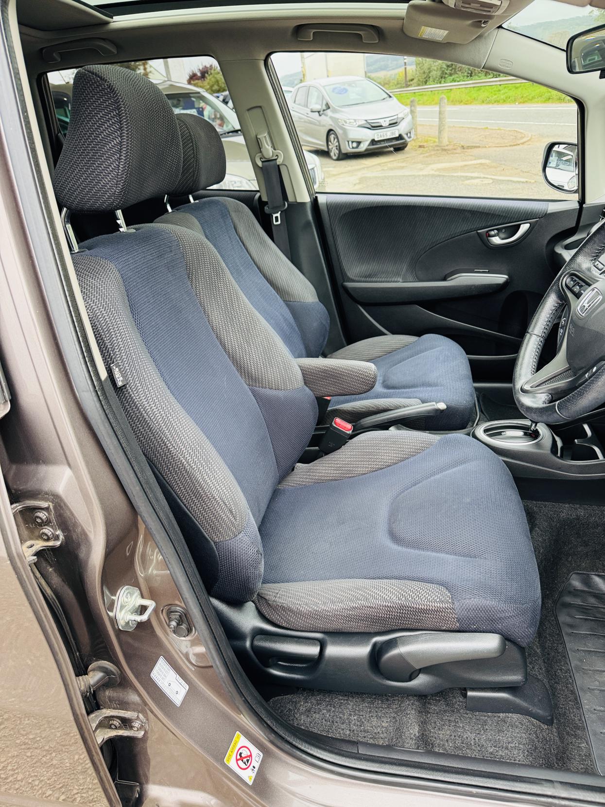 Honda Jazz 1.4 i-VTEC EX Hatchback 5dr Petrol CVT Euro 5 (99 ps)