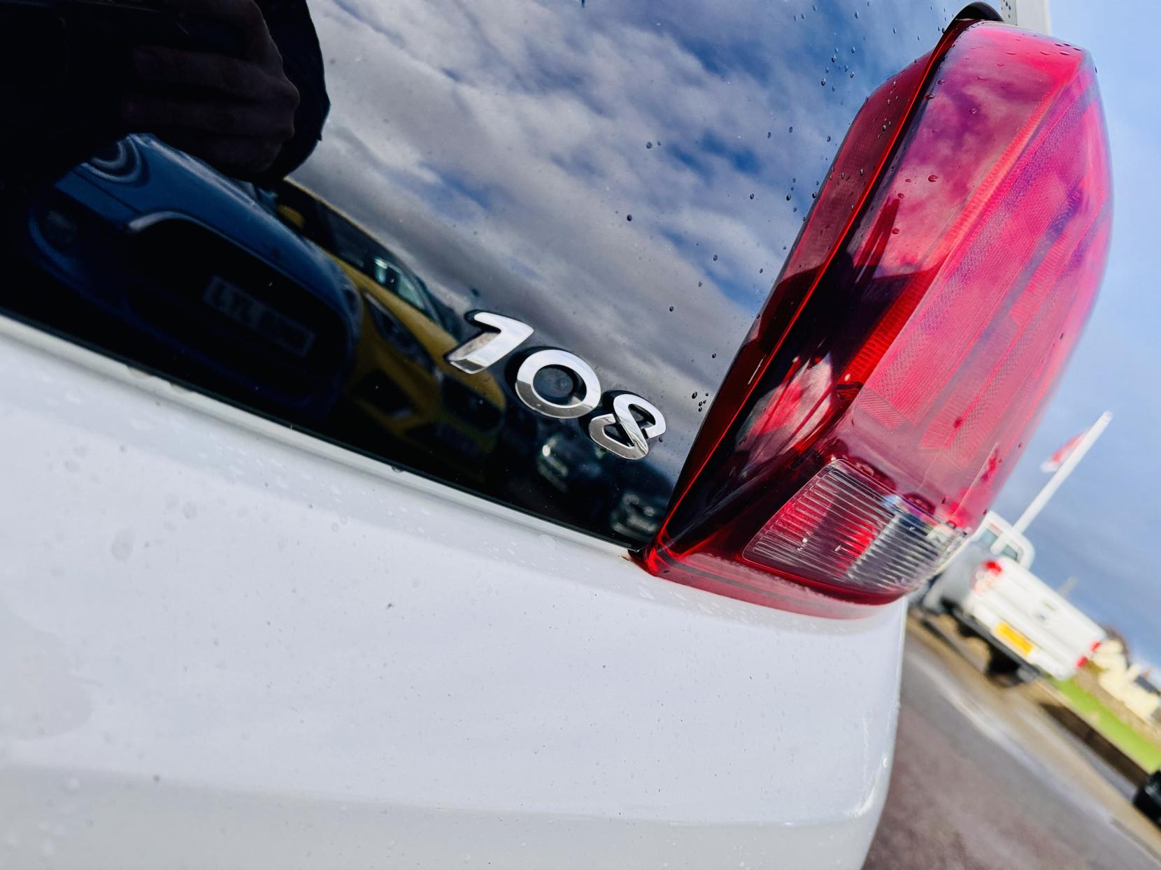 Peugeot 108 1.2 PureTech Allure Top! 5dr Petrol Manual Euro 6 (82 ps)