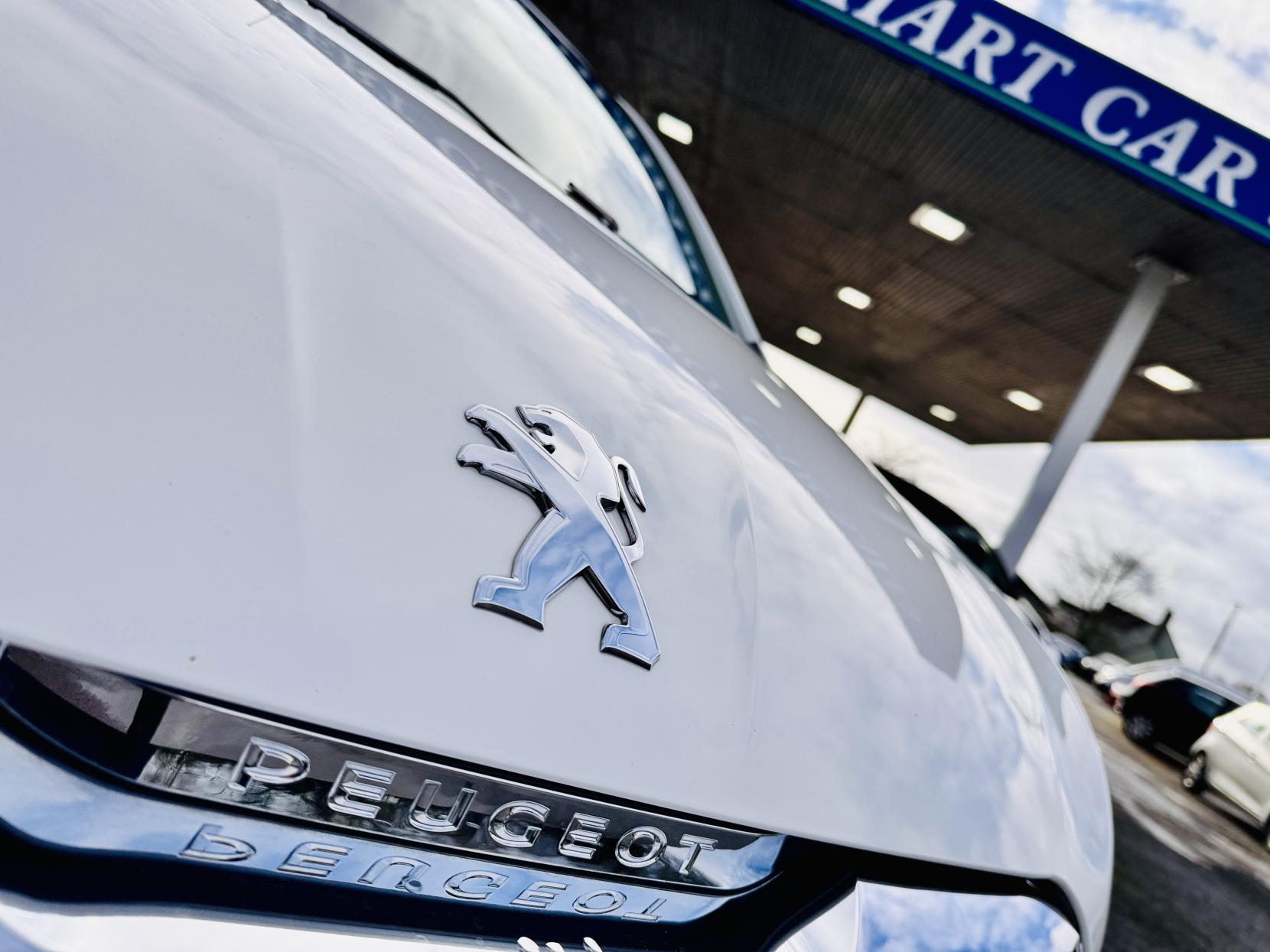 Peugeot 108 1.2 PureTech Allure Top! 5dr Petrol Manual Euro 6 (82 ps)