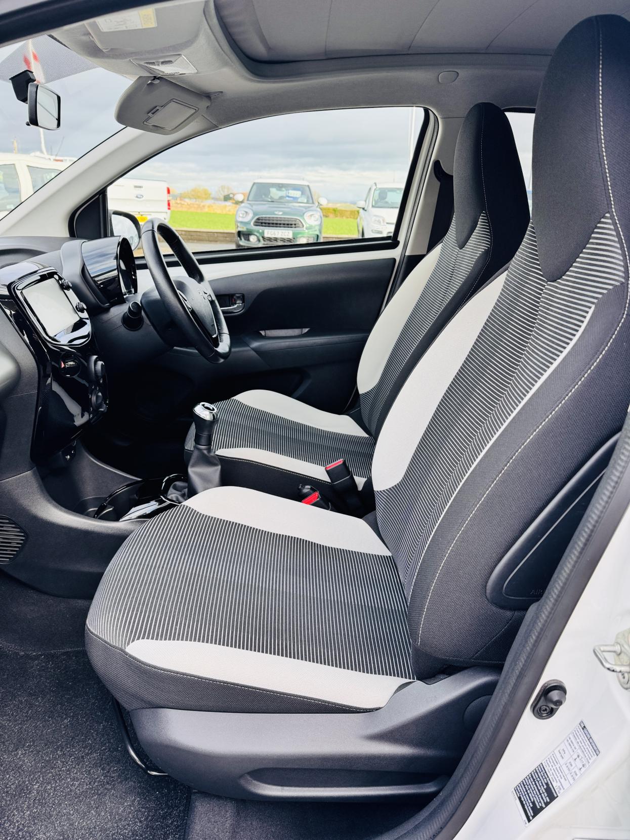 Peugeot 108 1.2 PureTech Allure Top! 5dr Petrol Manual Euro 6 (82 ps)