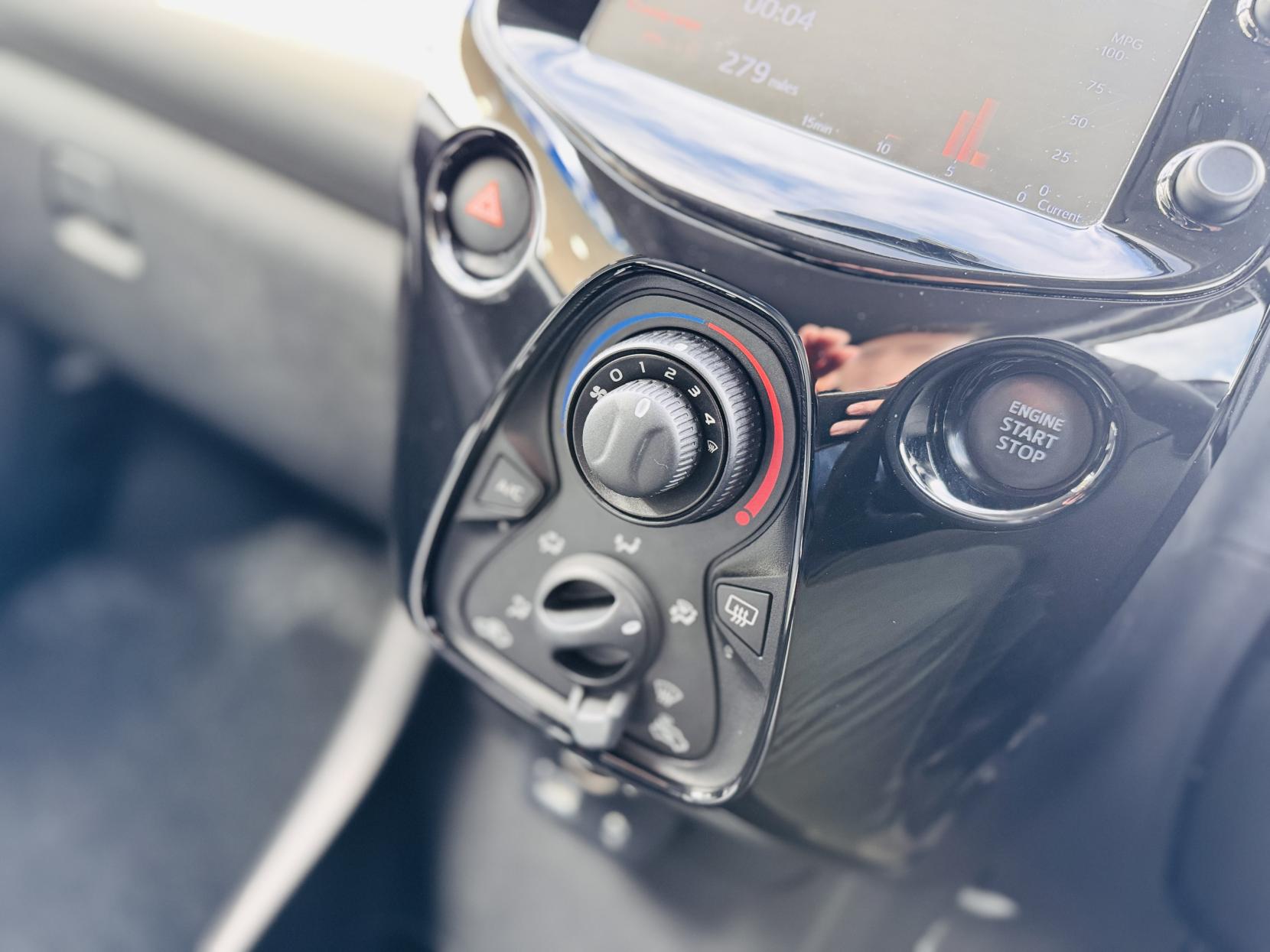 Peugeot 108 1.2 PureTech Allure Top! 5dr Petrol Manual Euro 6 (82 ps)