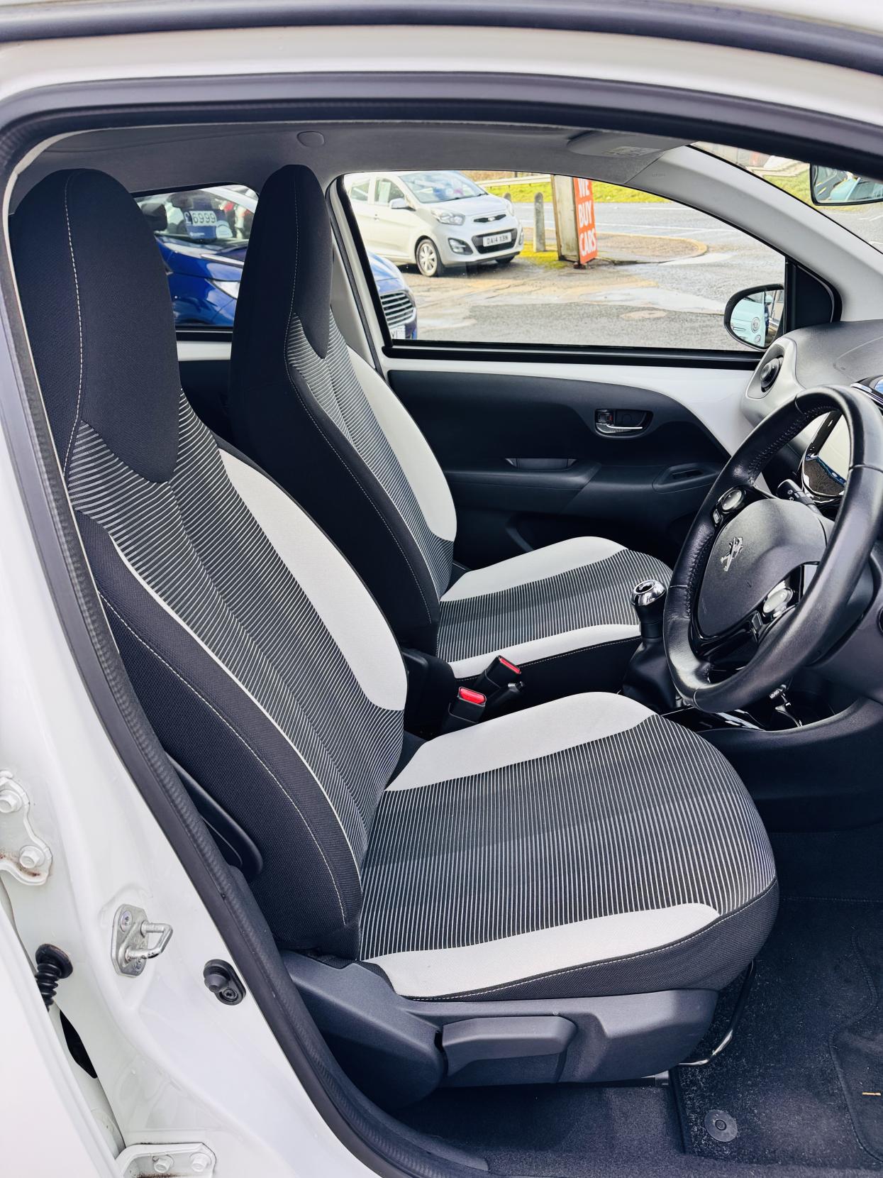 Peugeot 108 1.2 PureTech Allure Top! 5dr Petrol Manual Euro 6 (82 ps)