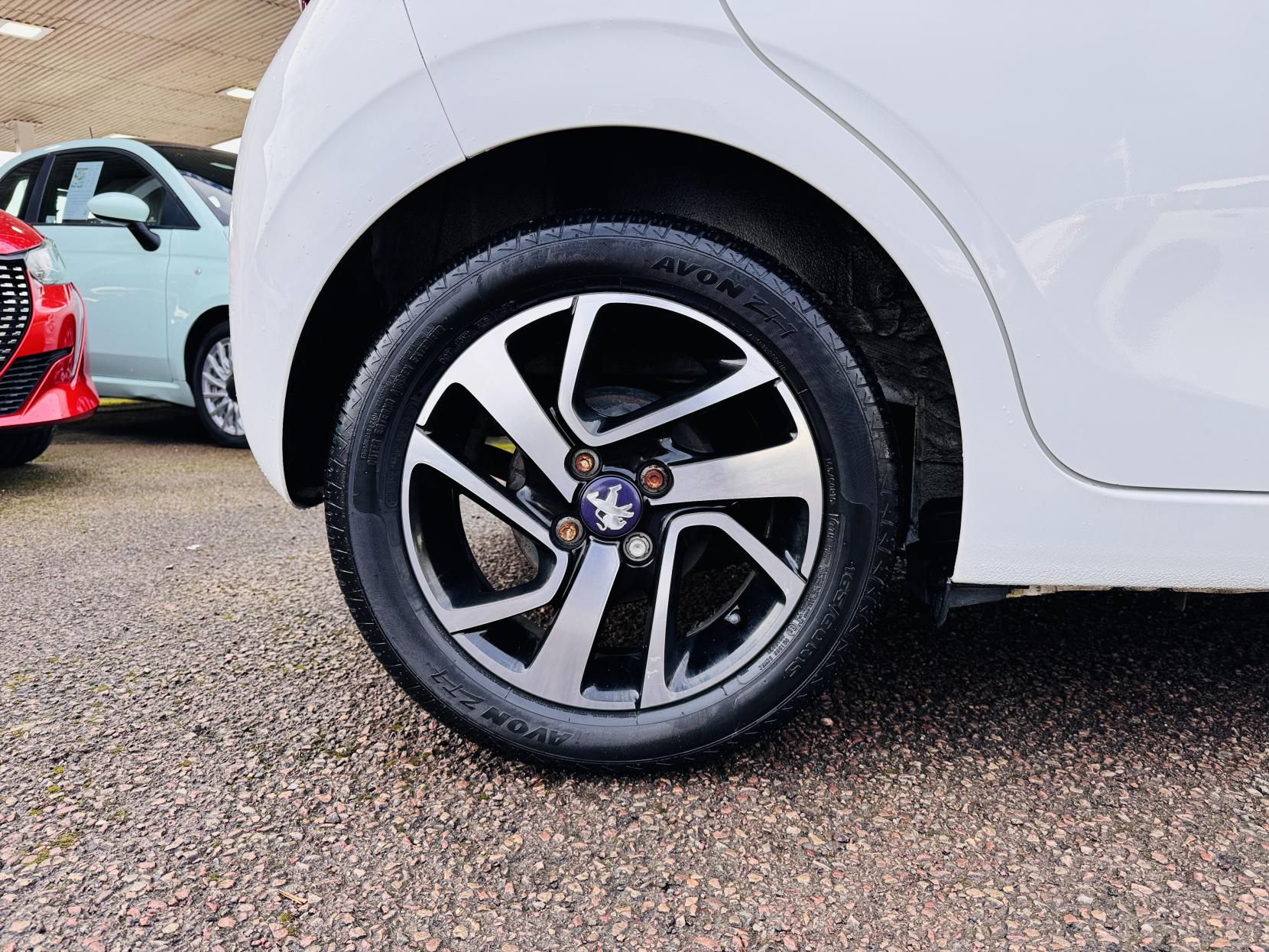 Peugeot 108 1.2 PureTech Allure Top! 5dr Petrol Manual Euro 6 (82 ps)