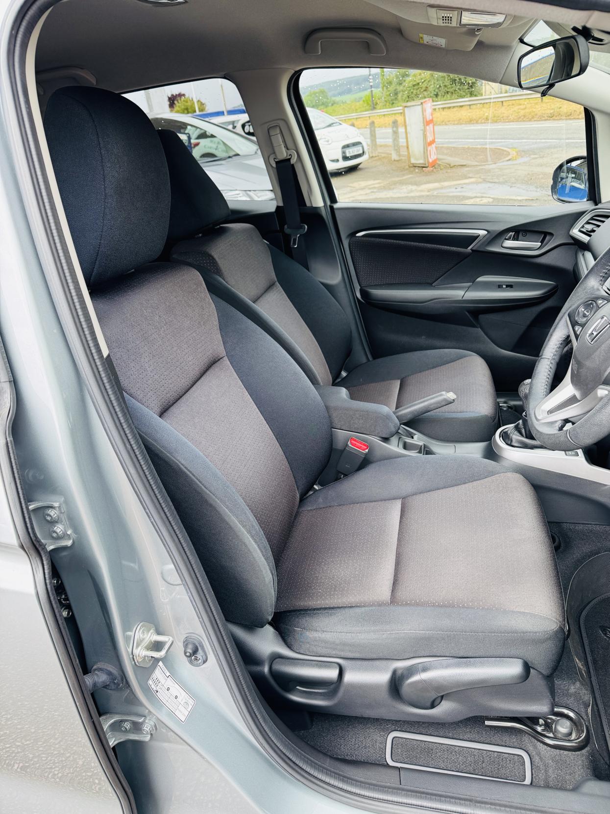 Honda Jazz 1.3 i-VTEC EX Hatchback 5dr Petrol Manual Euro 6 (s/s) (102 ps)