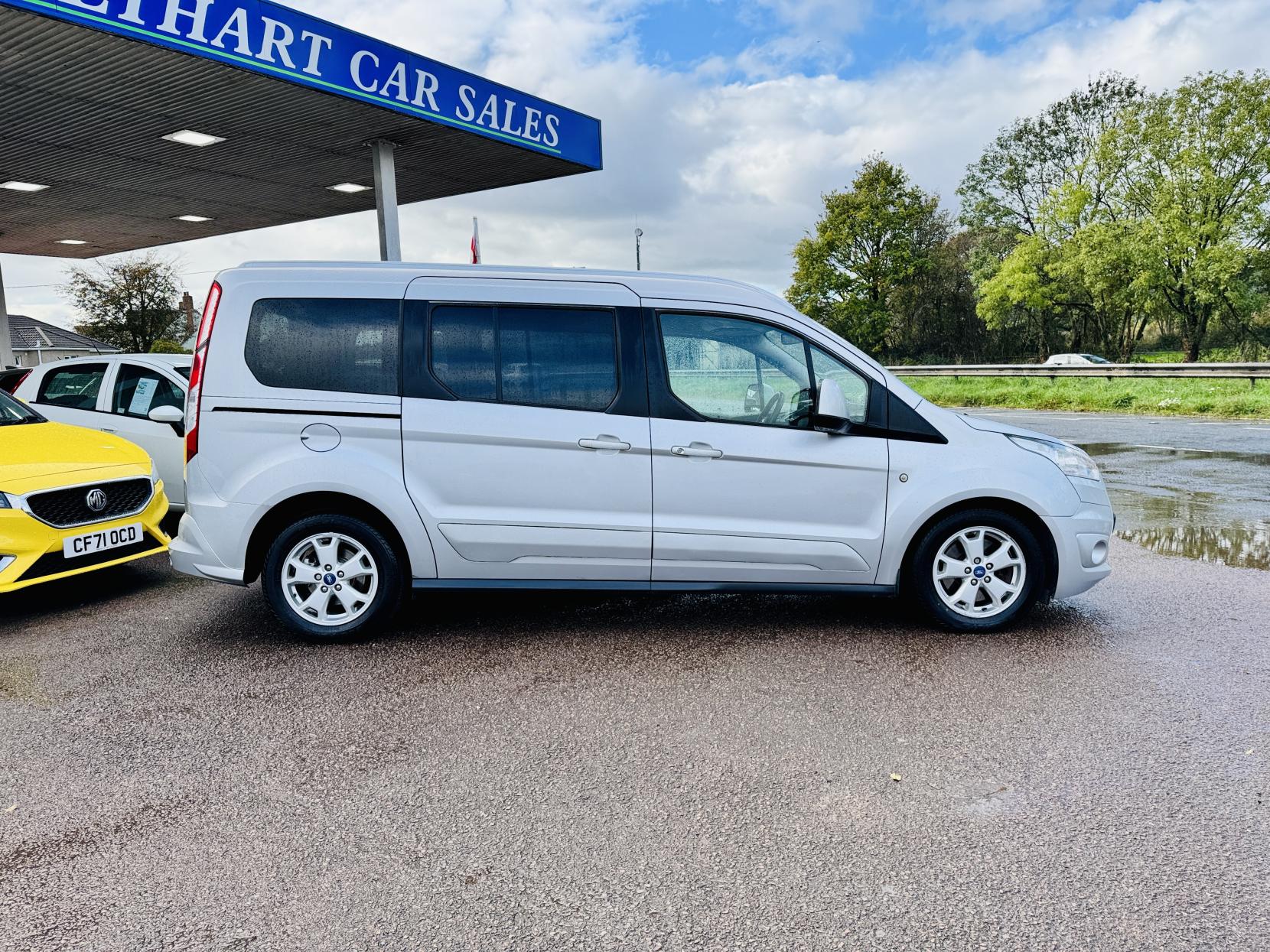 Ford Grand Tourneo Connect 1.5 TDCi Titanium MPV 5dr Diesel Powershift Euro 6 (s/s) (120 ps)