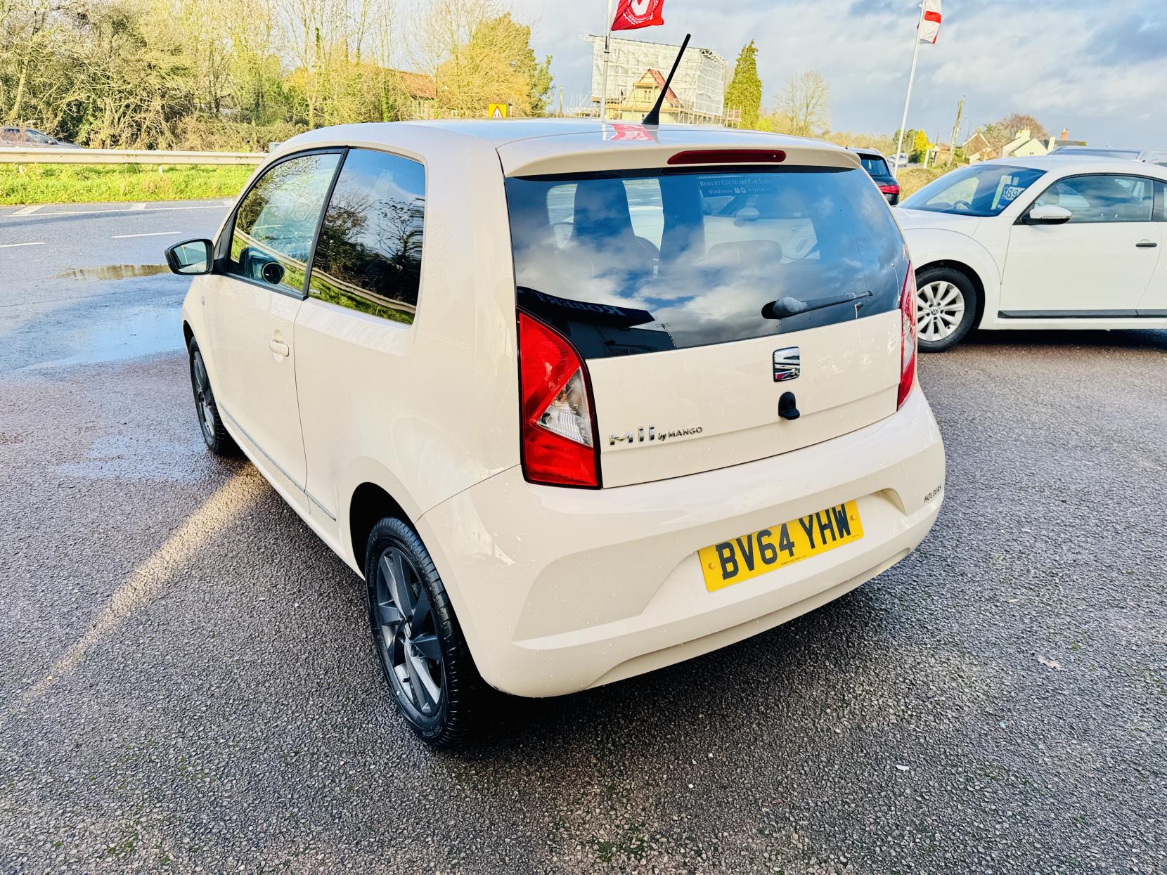 SEAT Mii 1.0 12v by MANGO Hatchback 3dr Petrol Manual Euro 5 (75 ps)