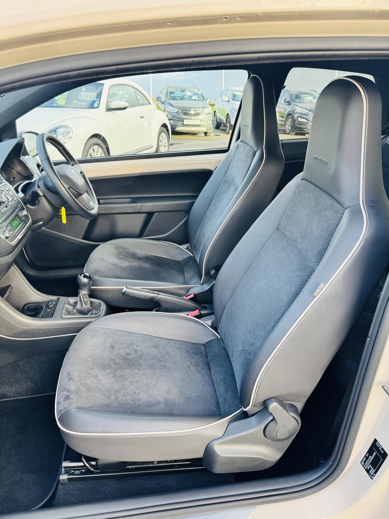 SEAT Mii 1.0 12v by MANGO Hatchback 3dr Petrol Manual Euro 5 (75 ps)