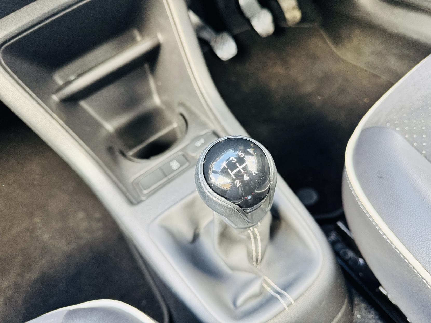 SEAT Mii 1.0 12v by MANGO Hatchback 3dr Petrol Manual Euro 5 (75 ps)