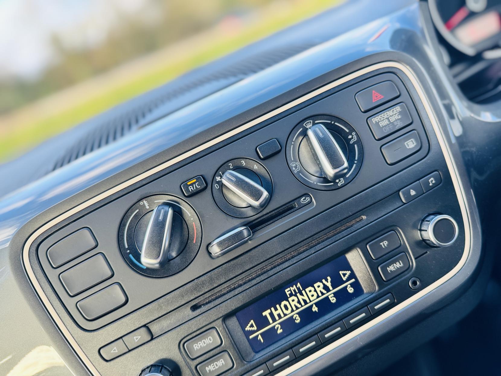 SEAT Mii 1.0 12v by MANGO Hatchback 3dr Petrol Manual Euro 5 (75 ps)