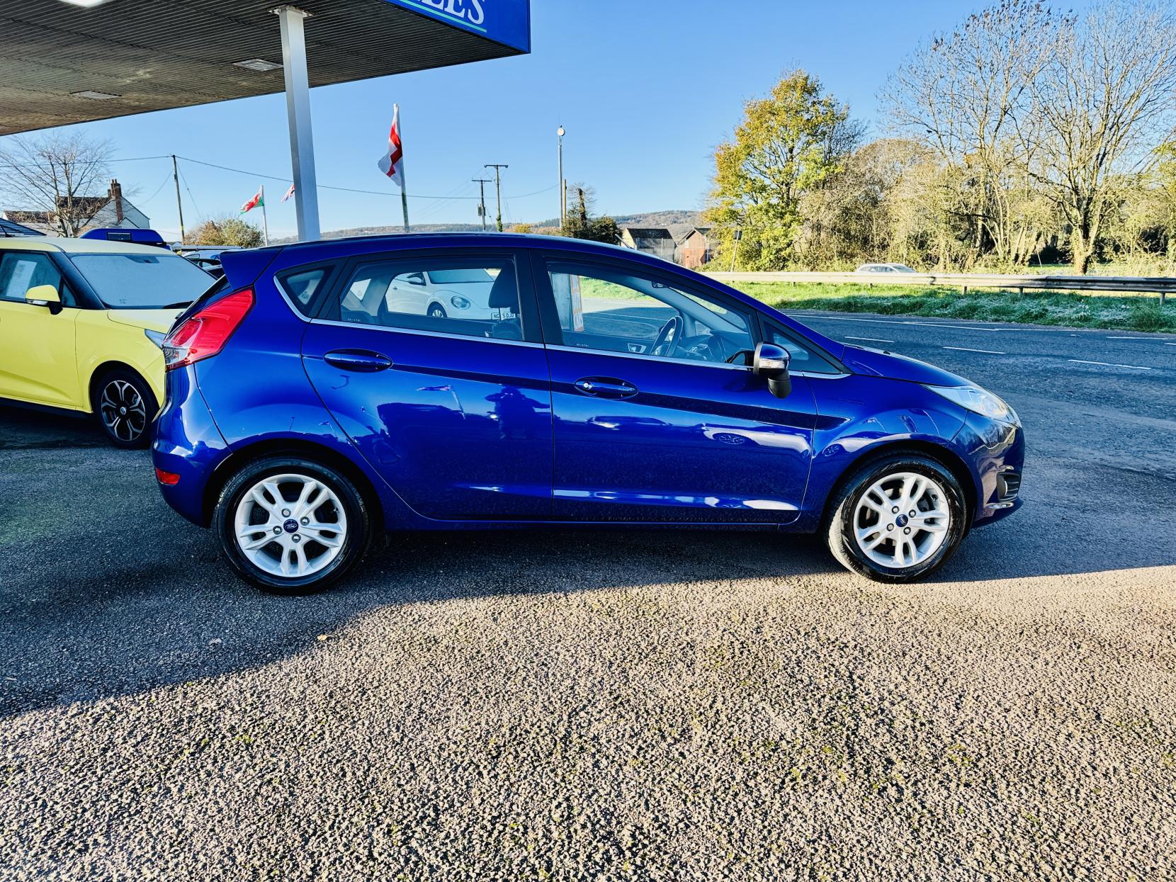 Ford Fiesta 1.25 Zetec Hatchback 5dr Petrol Manual Euro 6 (82 ps)