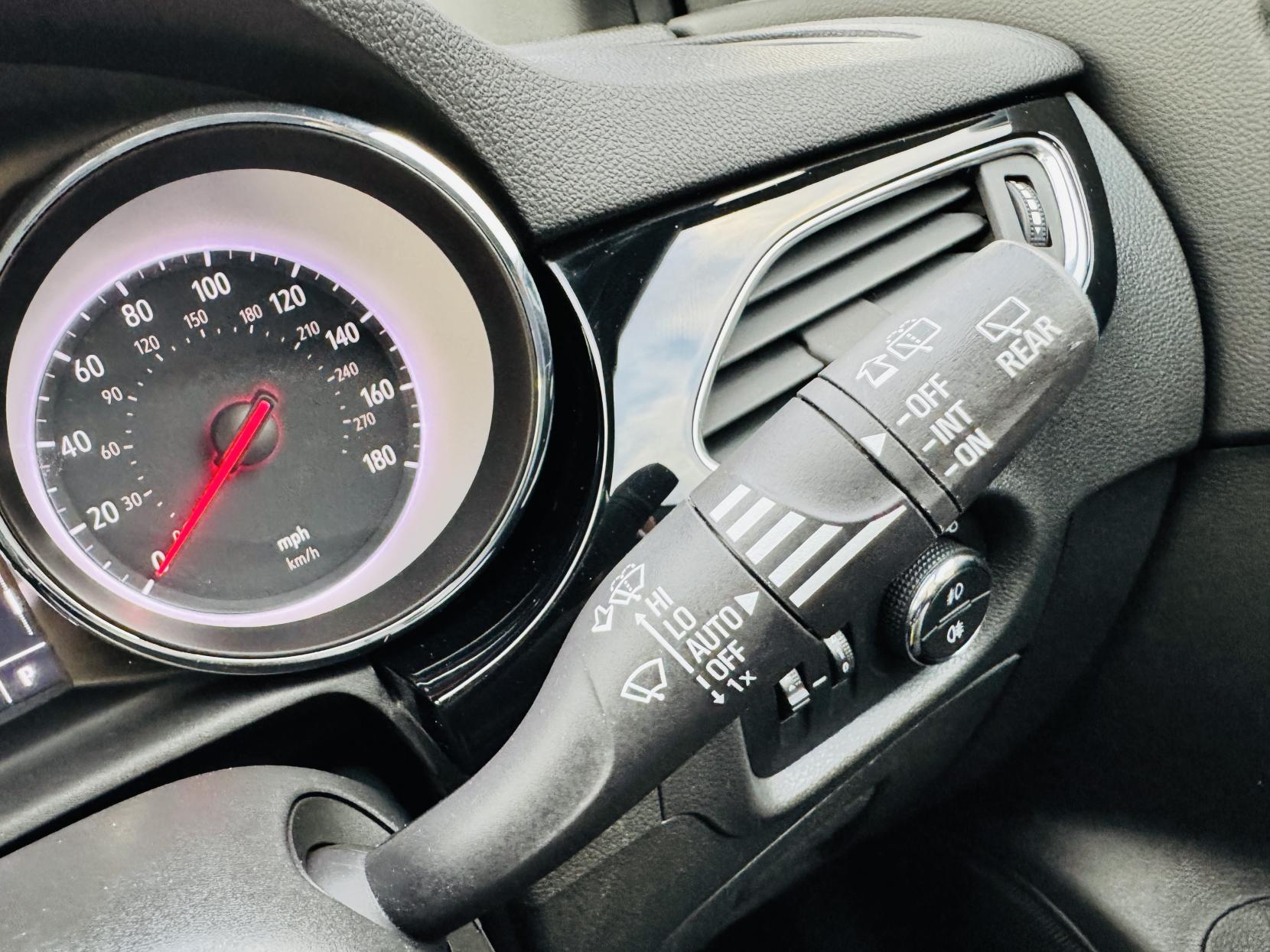 Vauxhall Astra 1.4i Turbo SRi Sports Tourer 5dr Petrol Auto Euro 6 (s/s) (150 ps)