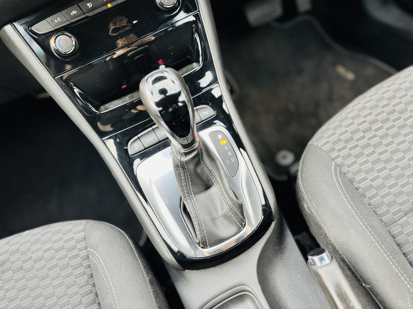 Vauxhall Astra 1.4i Turbo SRi Sports Tourer 5dr Petrol Auto Euro 6 (s/s) (150 ps)