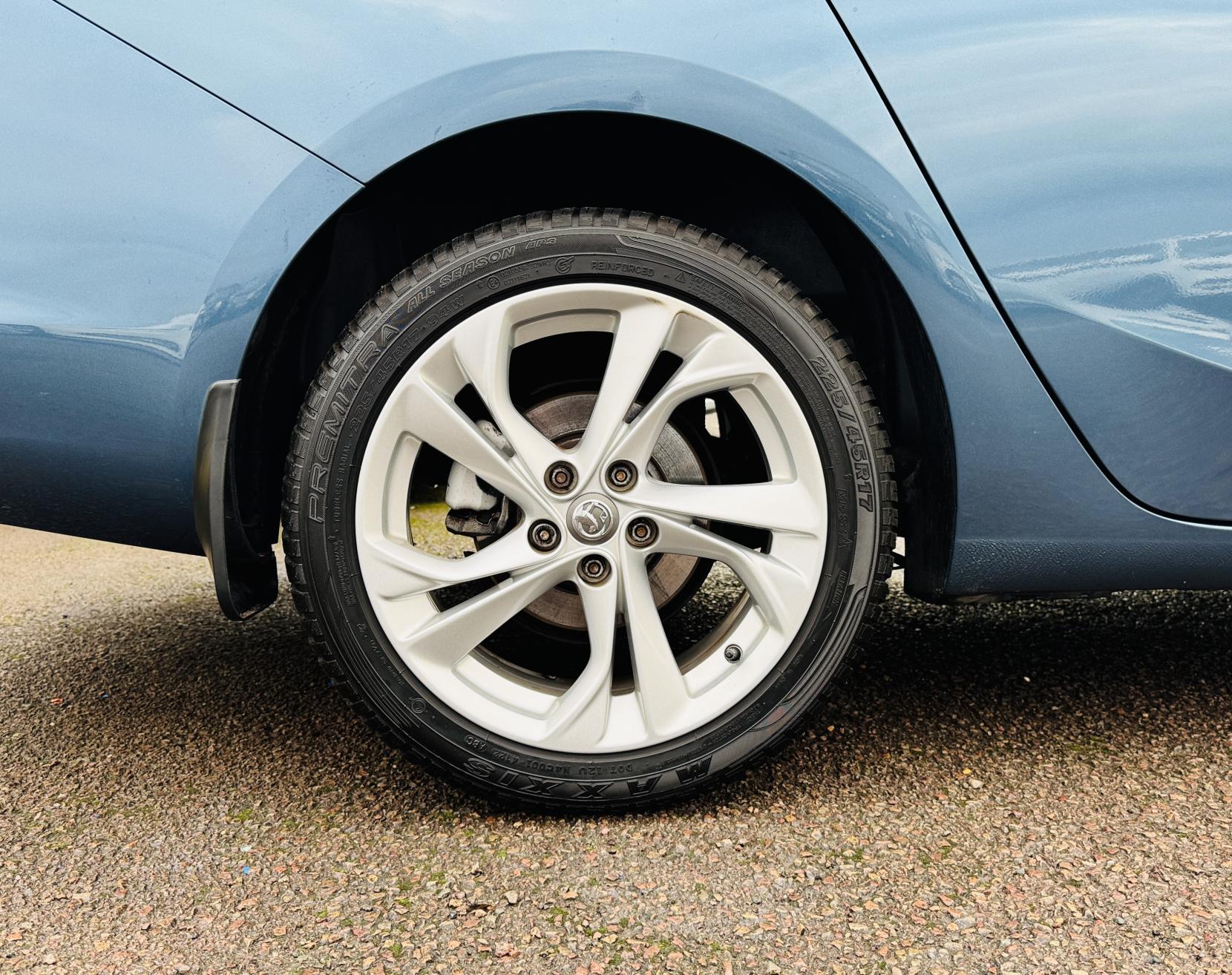 Vauxhall Astra 1.4i Turbo SRi Sports Tourer 5dr Petrol Auto Euro 6 (s/s) (150 ps)